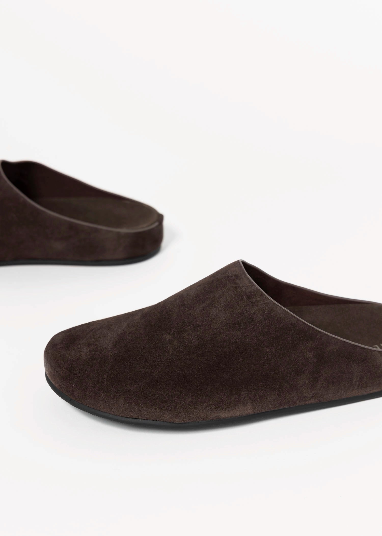 swatch_Brown Suede steve madden fern clog