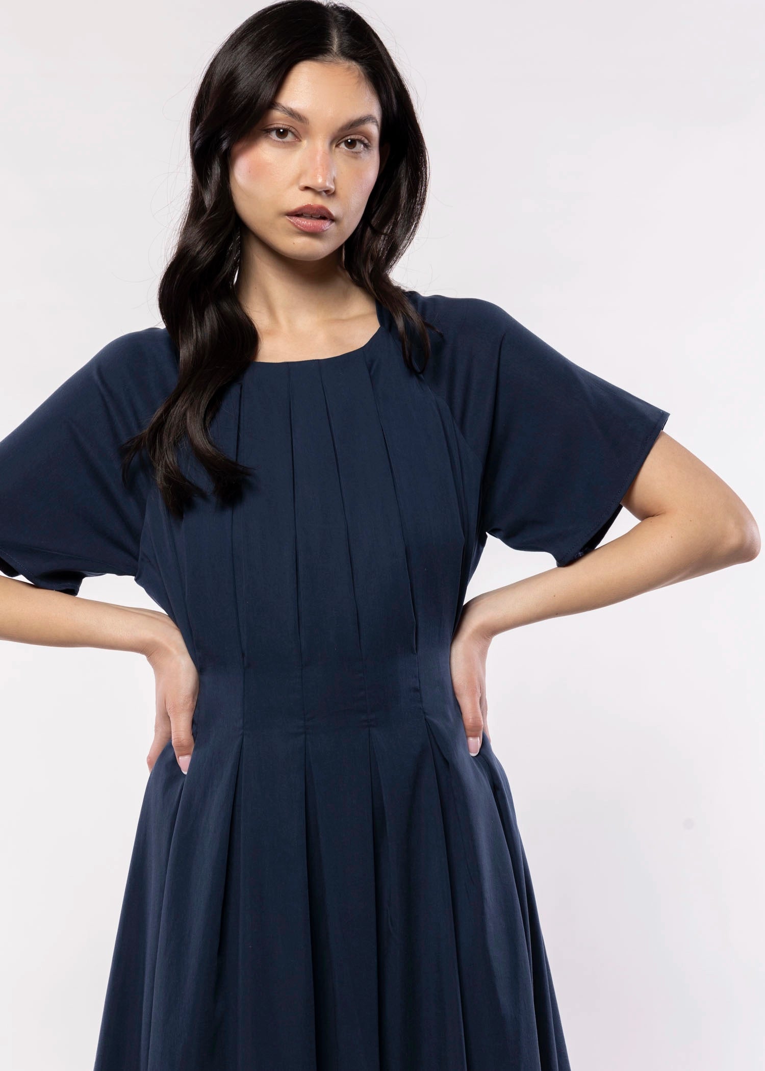 swatch_Navy sadie and sage hometown midi dress