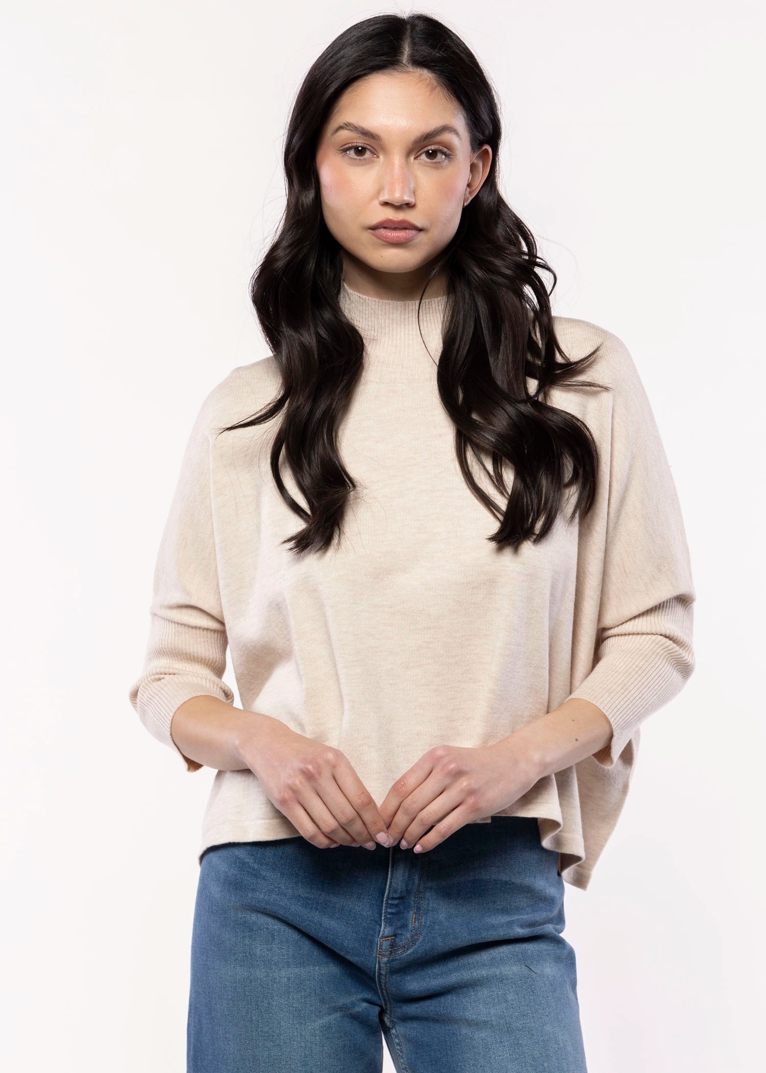 swatch_Ecru kerisma aja ortho sweater