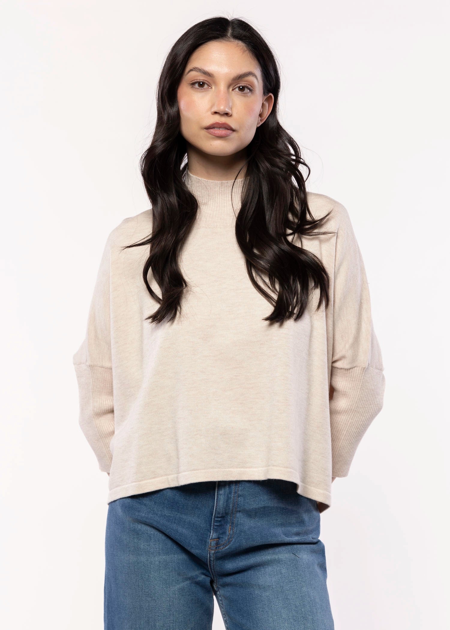 swatch_Ecru kerisma aja ortho sweater