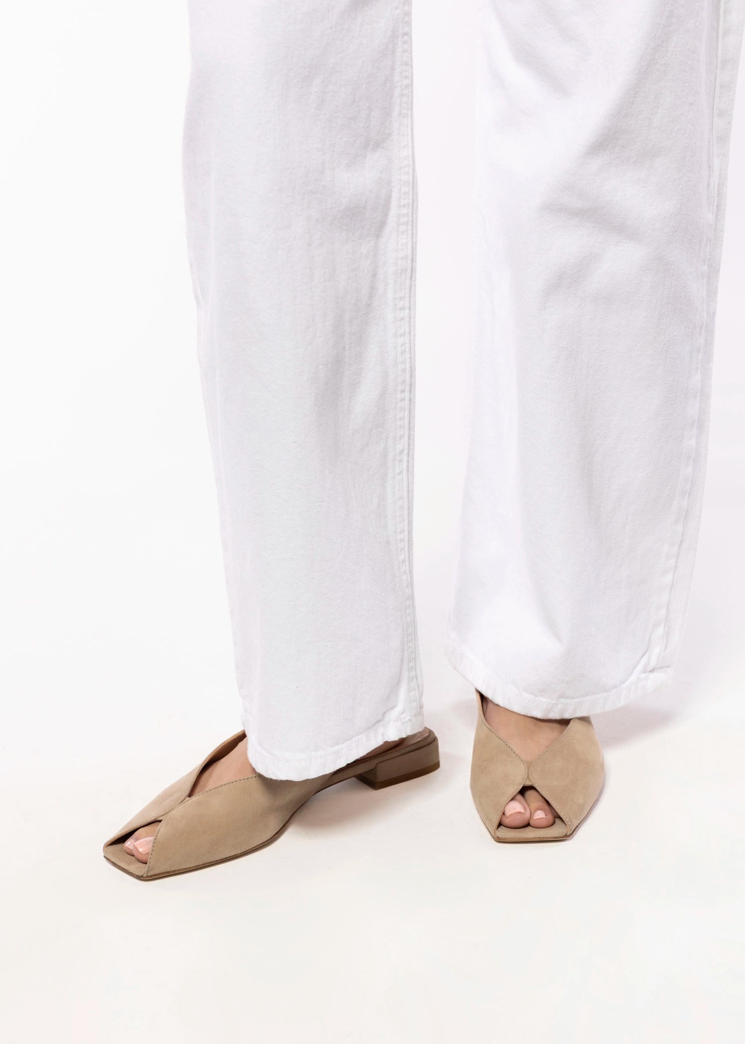 swatch_Taupe Suede flat peep toe sandal