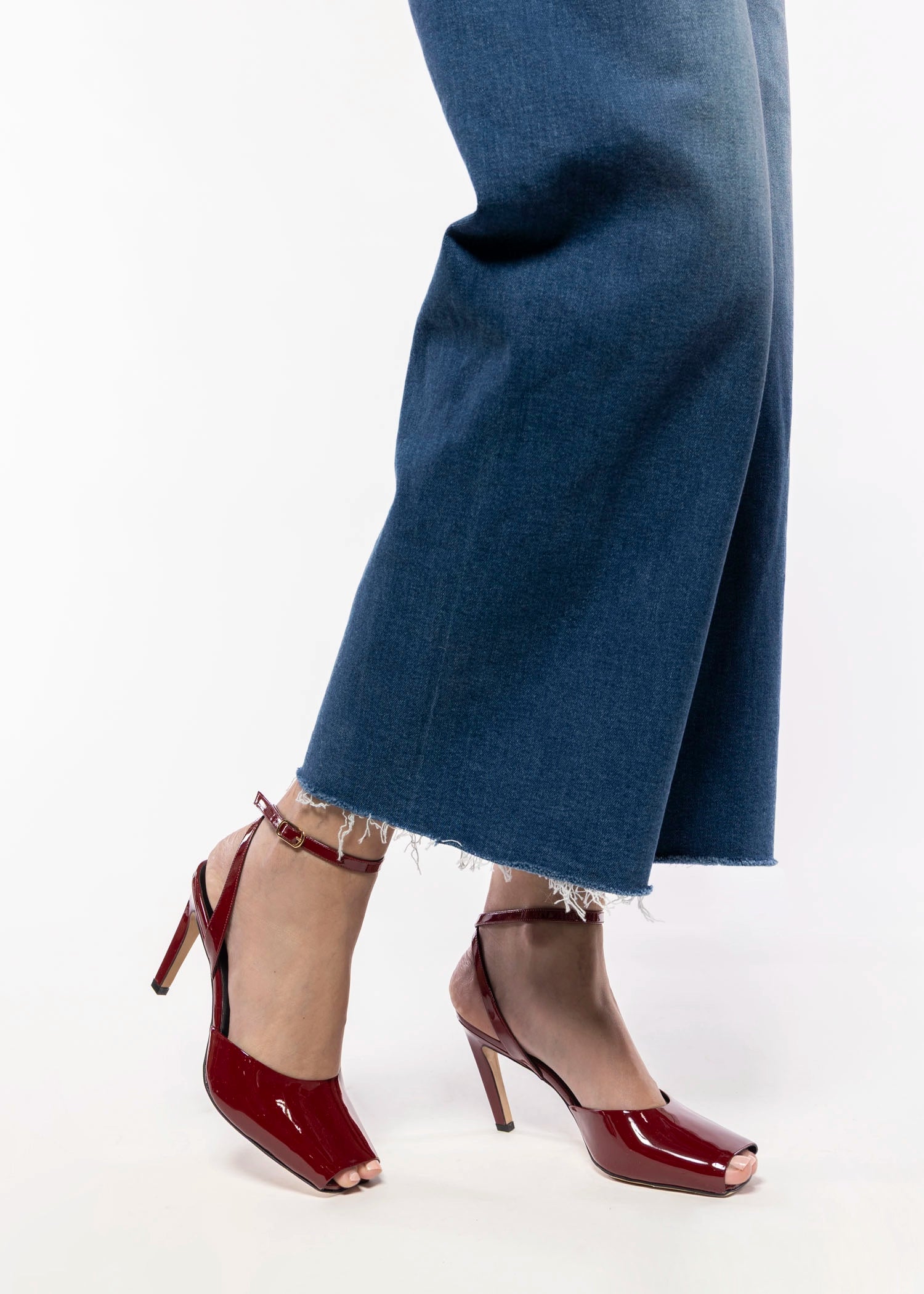 swatch_Cherry Patent Heeled Peep toe sandal