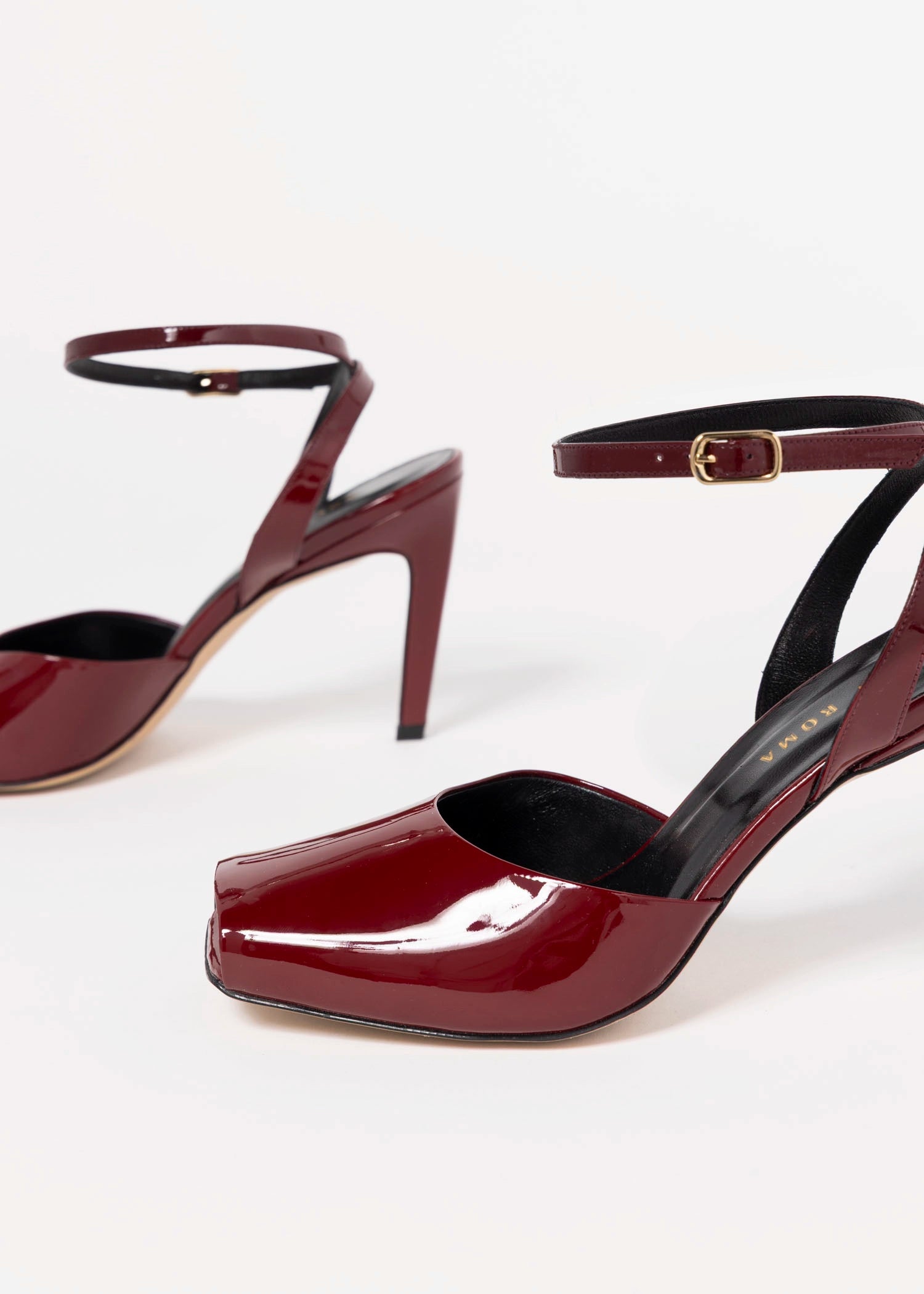 swatch_Cherry Patent Heeled Peep toe sandal
