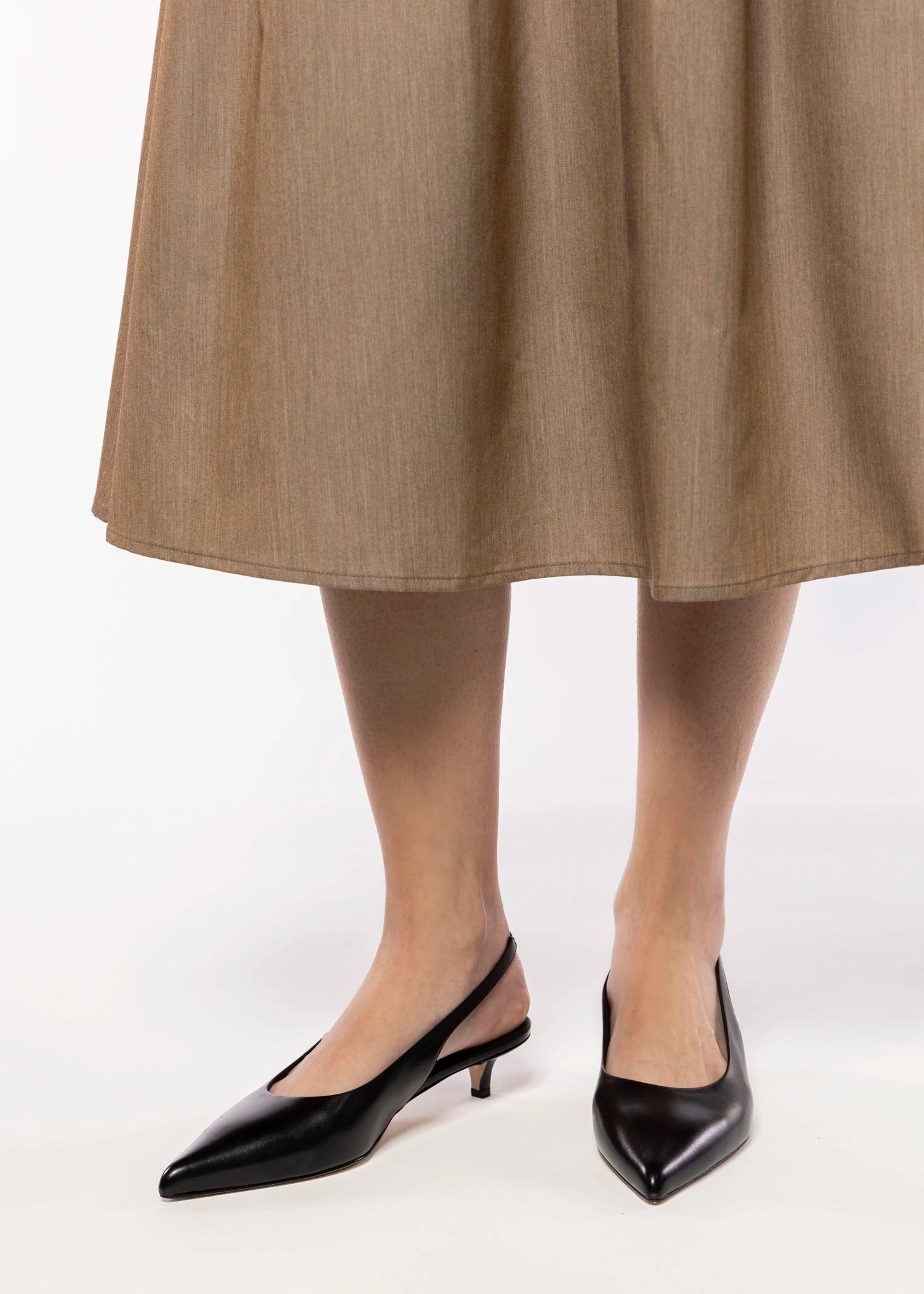 swatch_Black Leather kitten heel pump