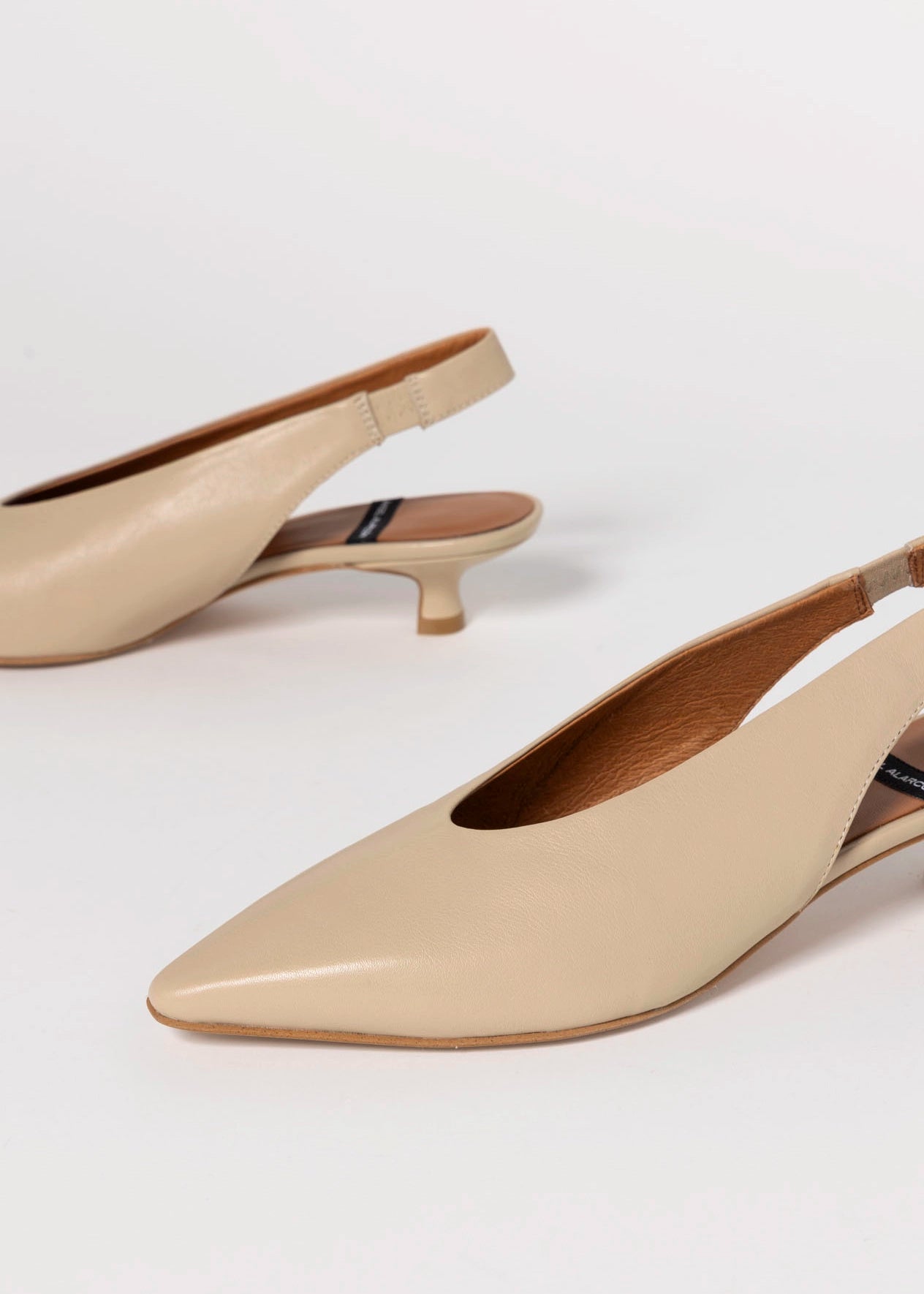 swatch_Latte Leather angel alarcon slingback kitten heel