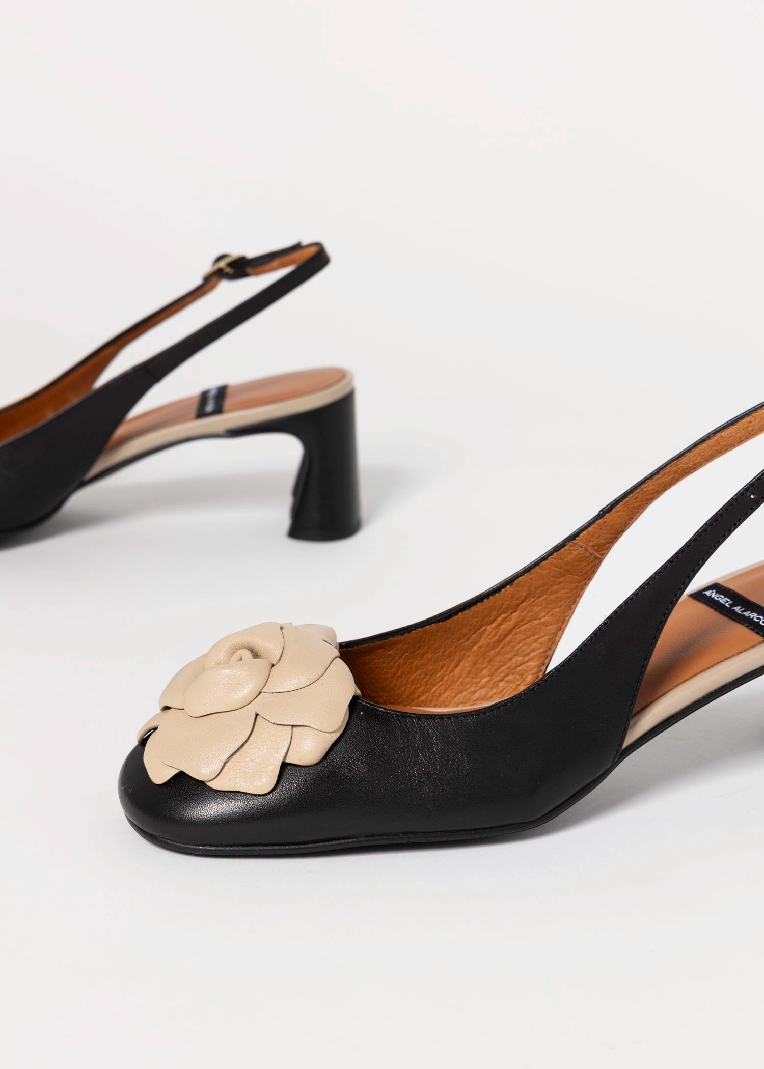 swatch_Black/Latte angel alarcon slingback pump