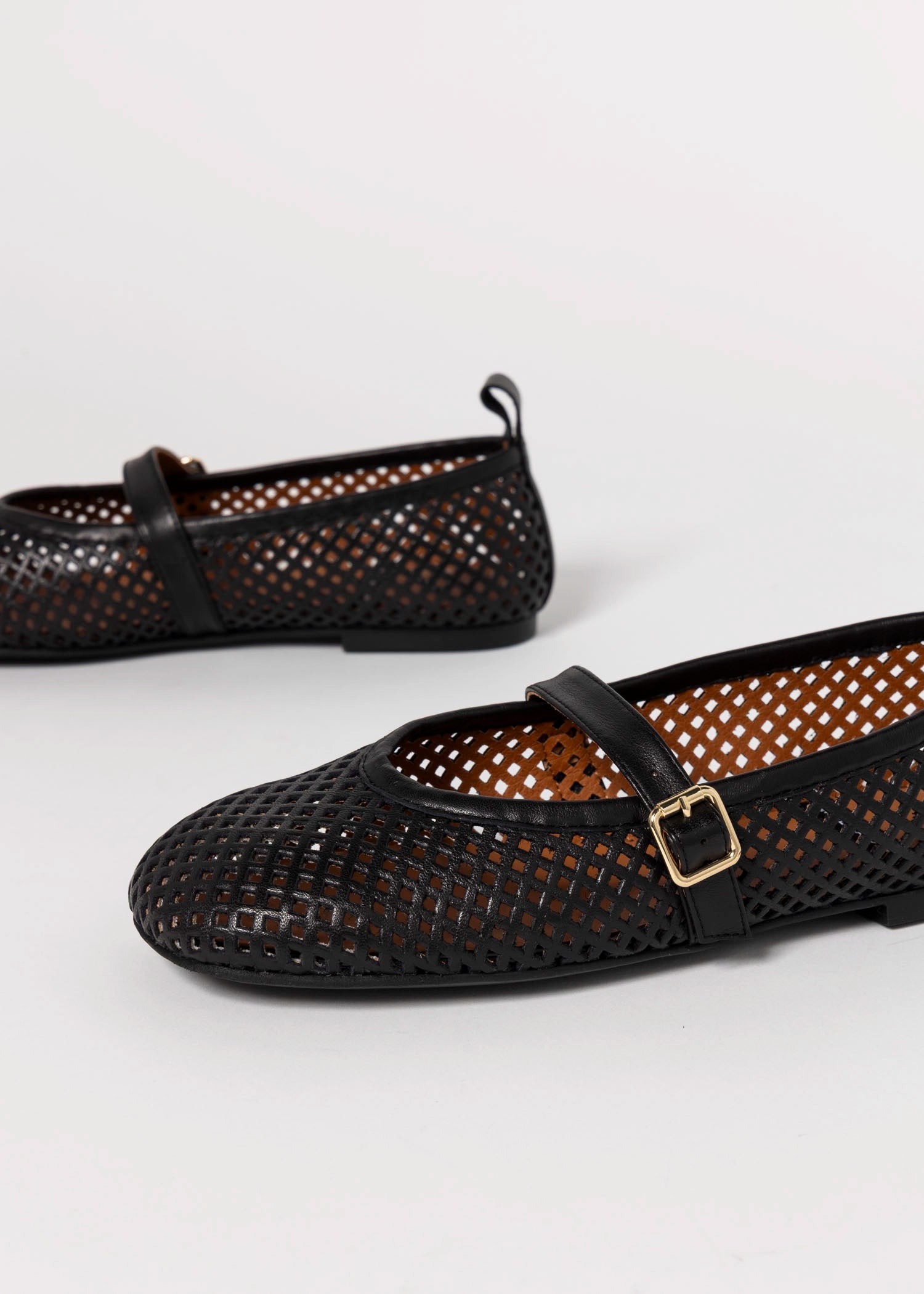 swatch_Black Leather tiziana perforated flat angel alarcon