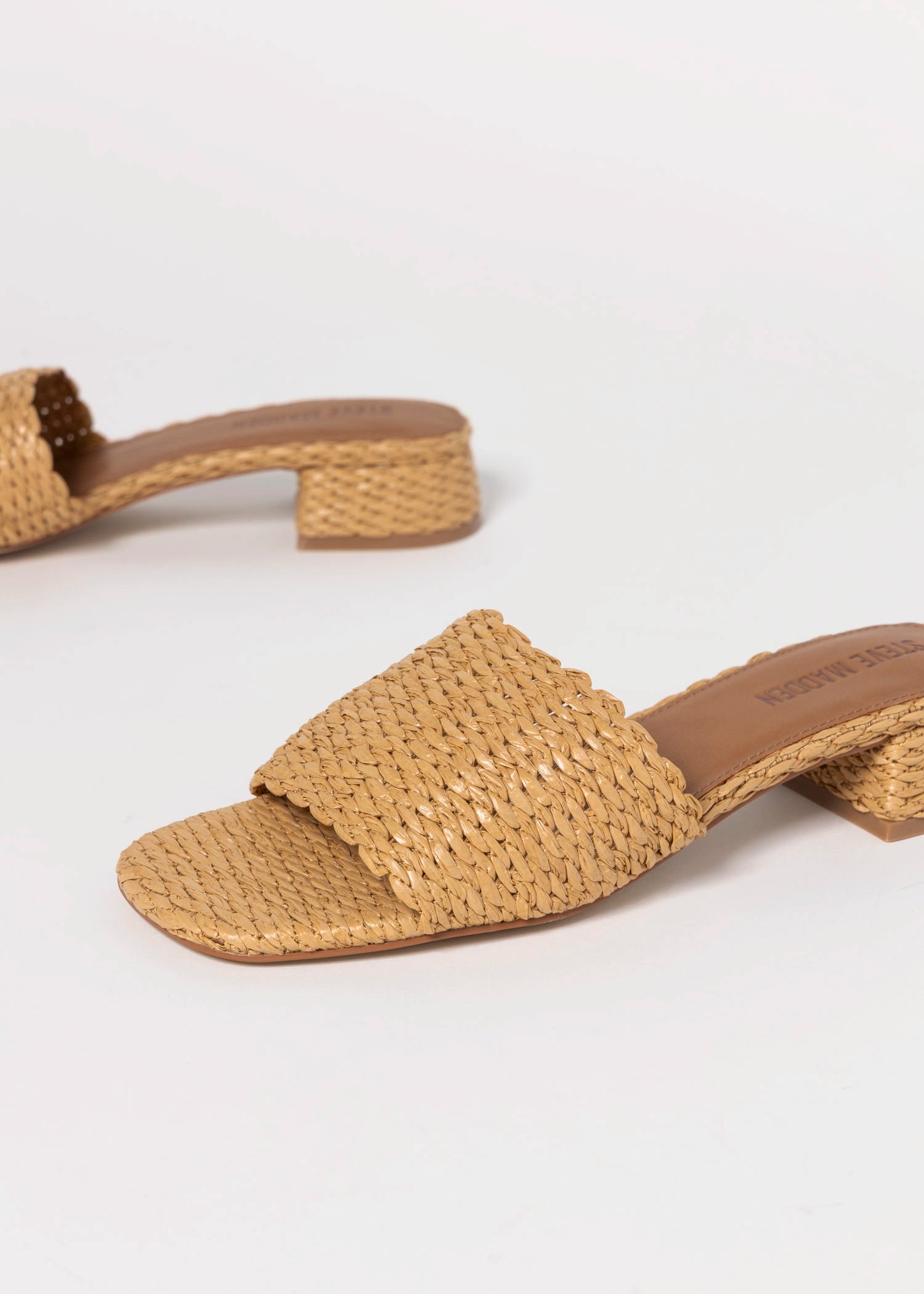 swatch_Raffia steve madden montgomery slide sandal
