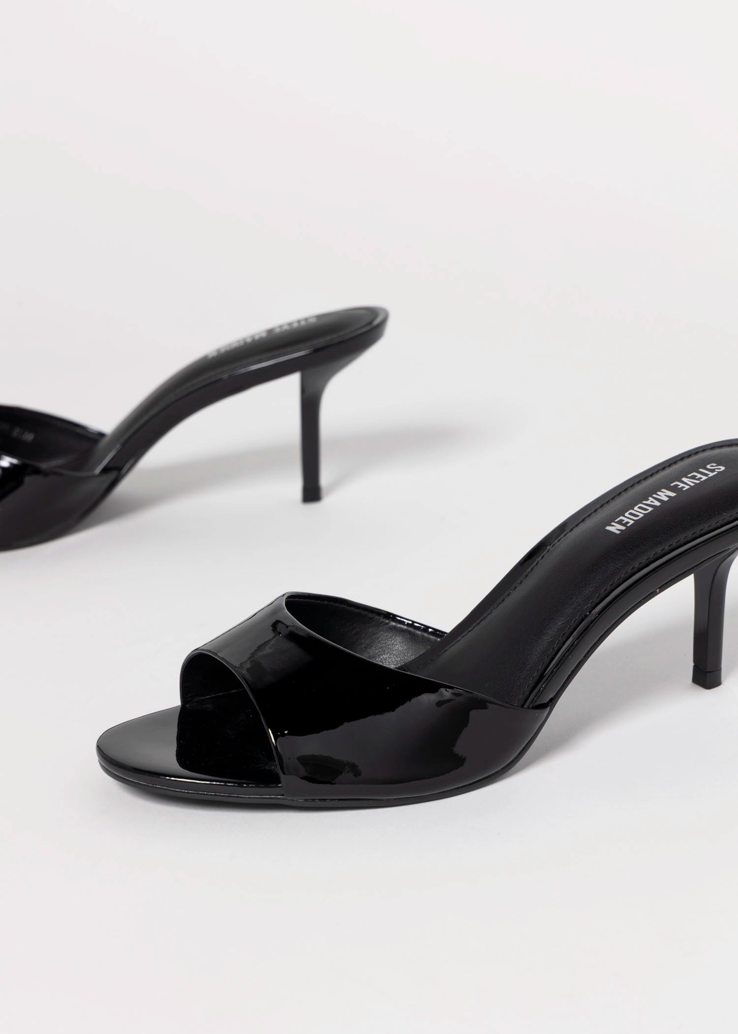 swatch_Black Patent steve madden kendrix heeled sandal