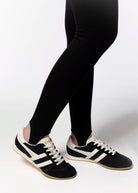 swatch_Black/Off White gola sprinter sneaker