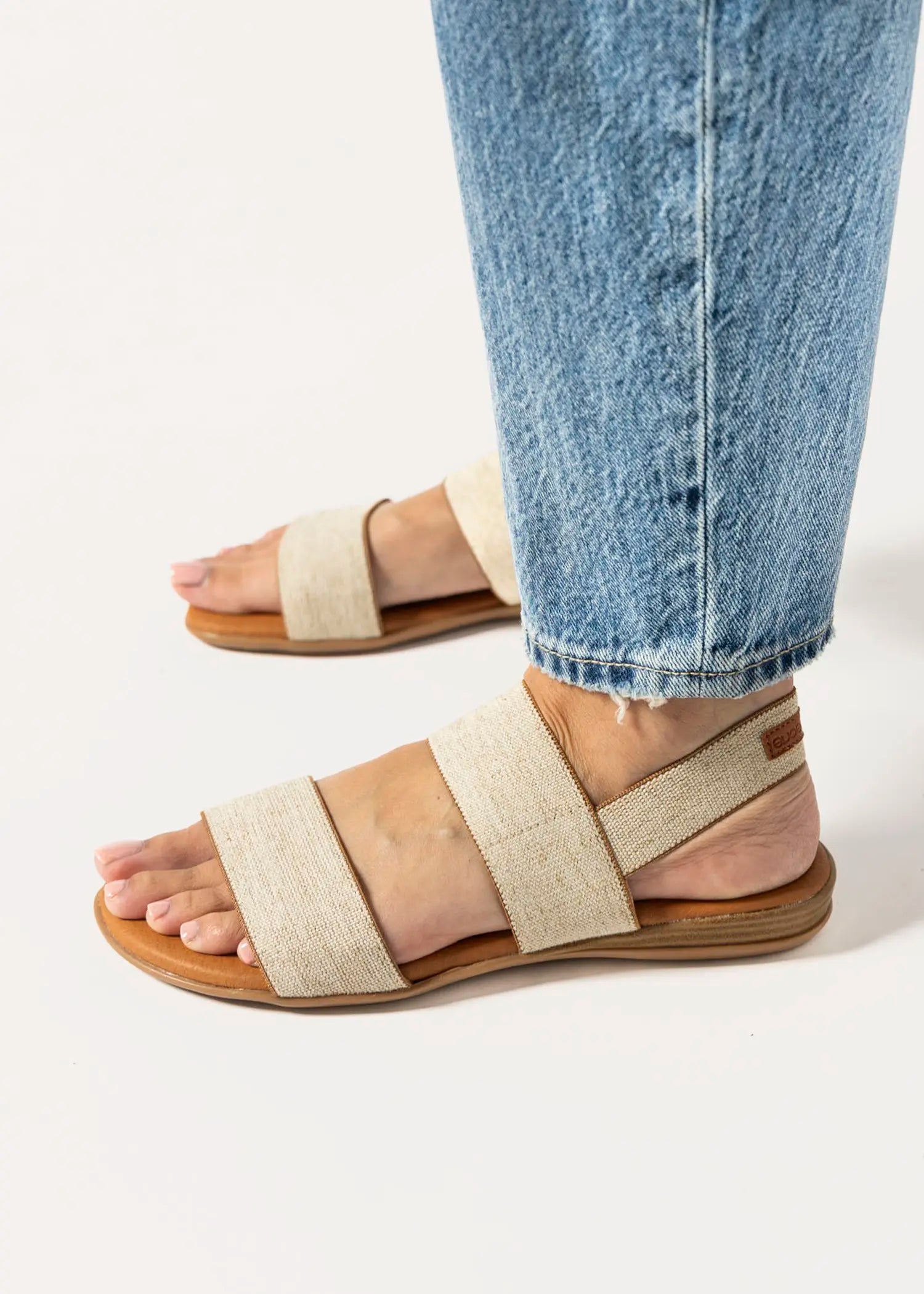 swatch_natural nigella sandal flat sandals