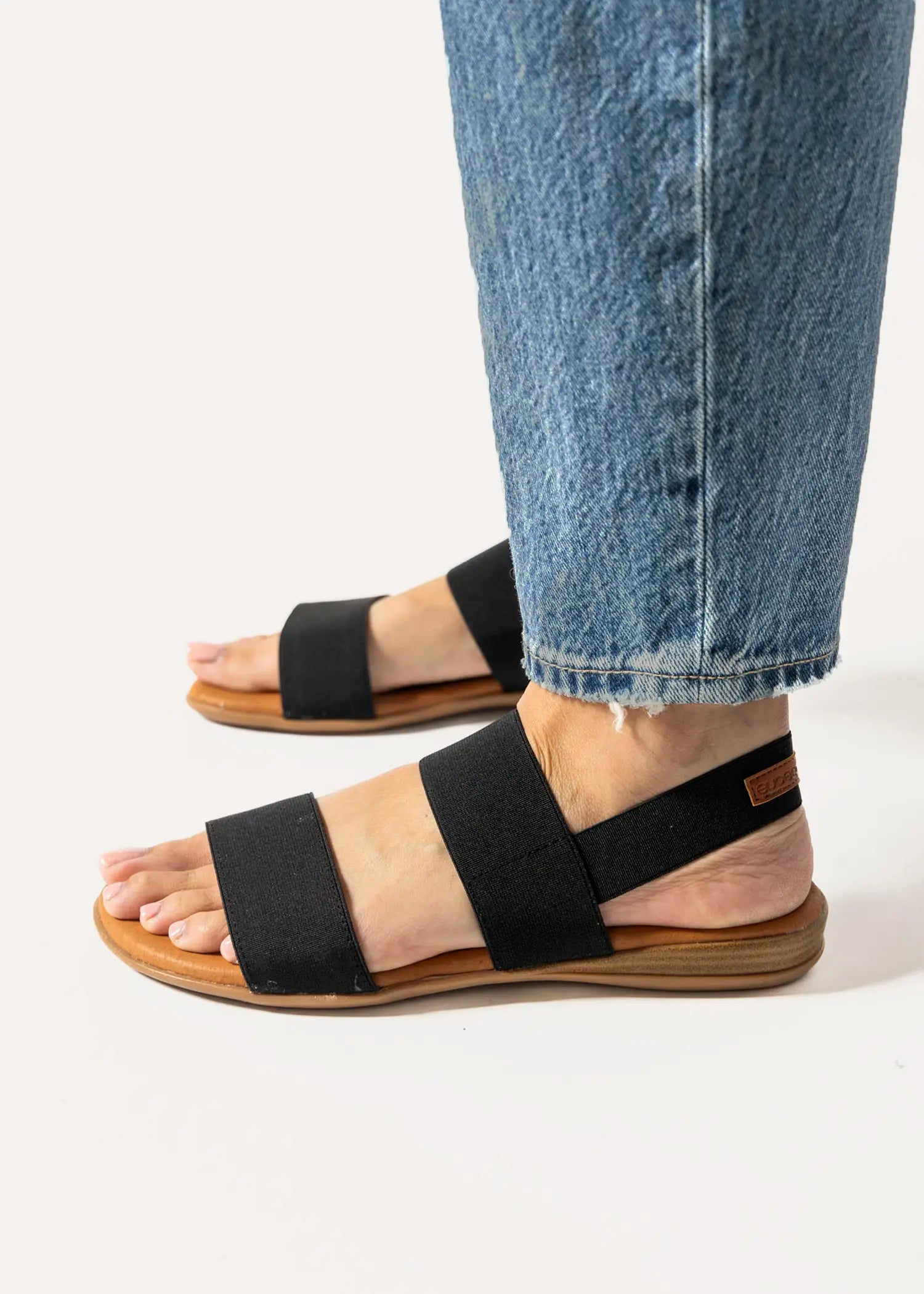 swatch_black nigella sandal flat sandals