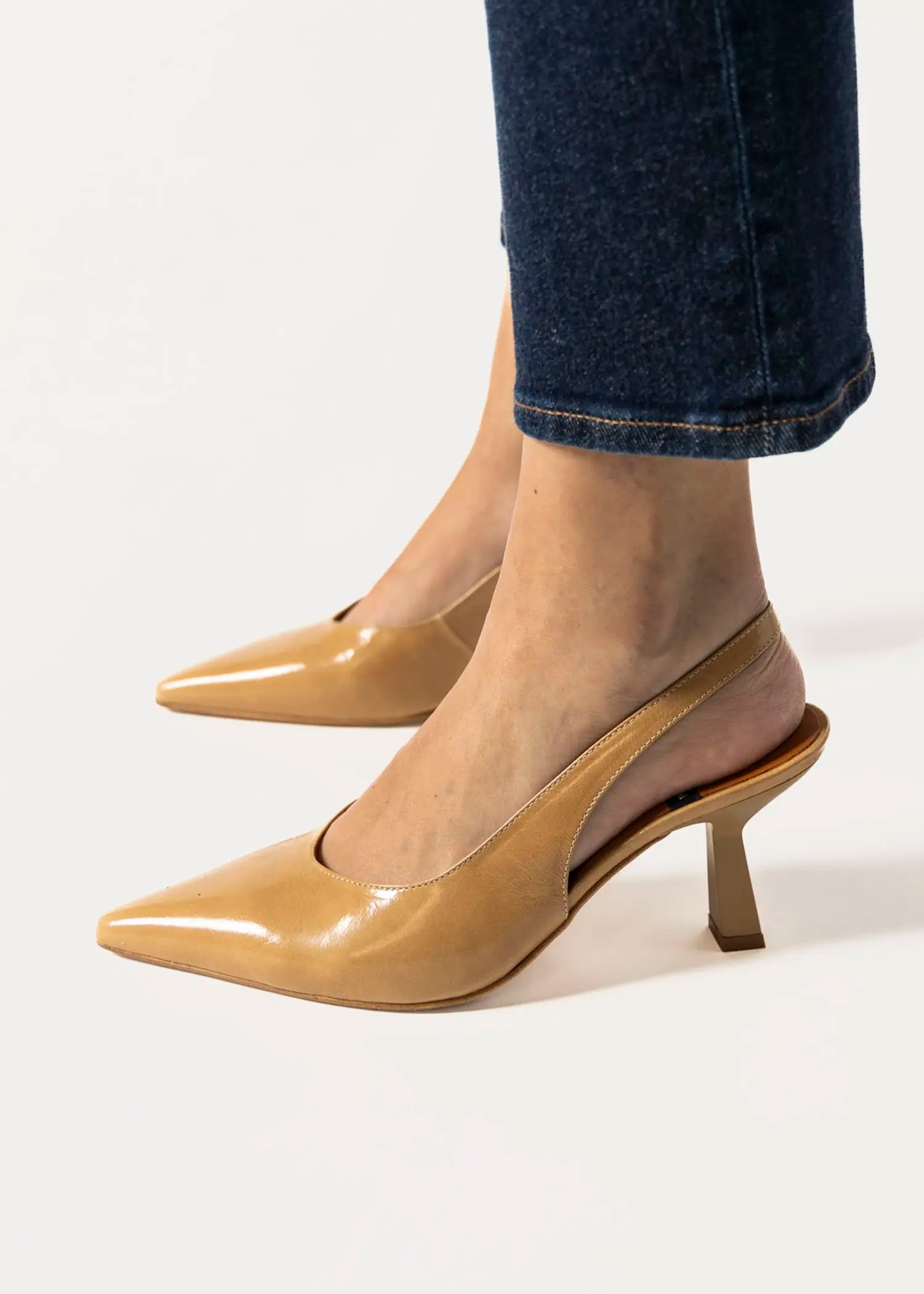 swatch_honey patent violette slingback heels