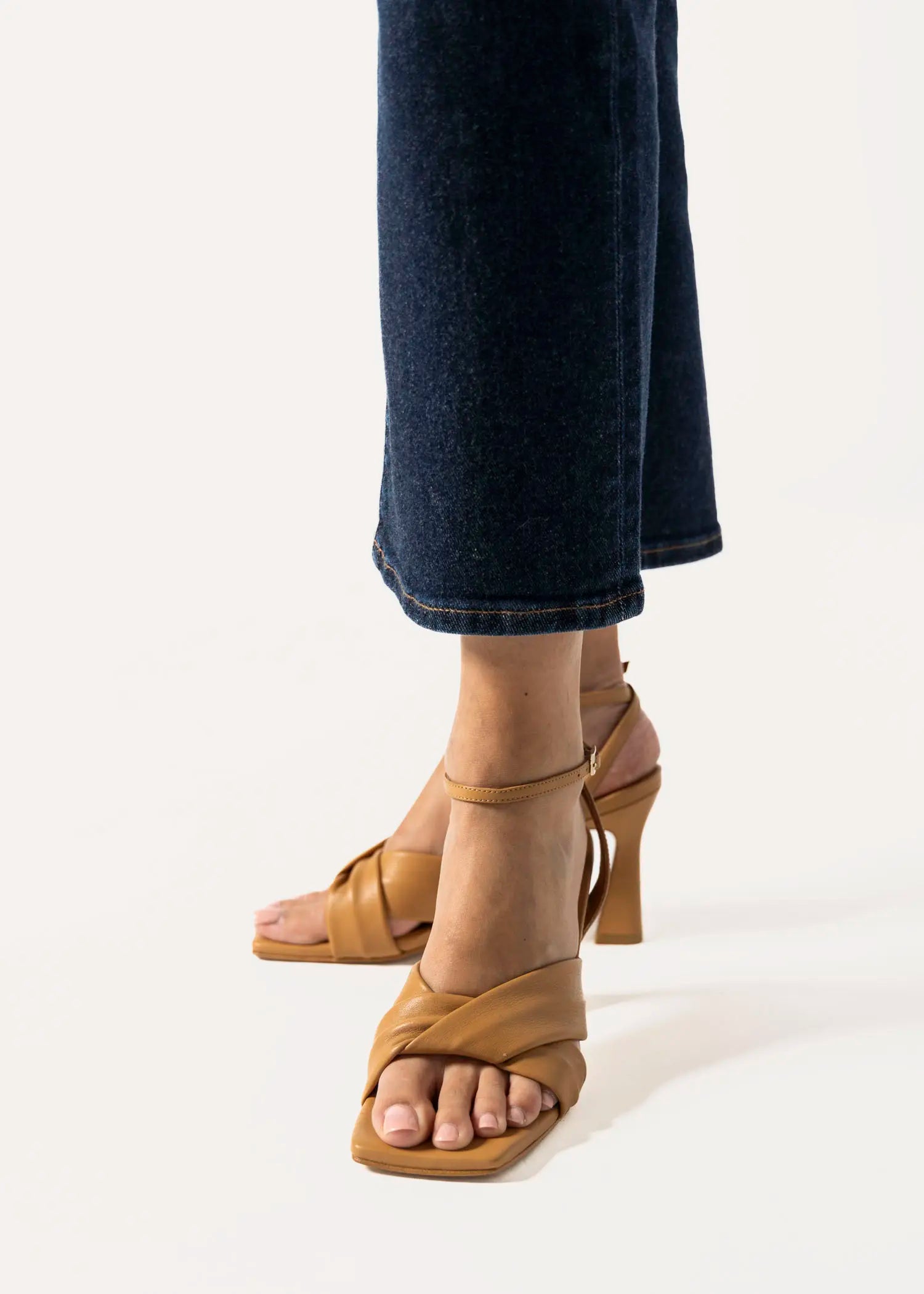 swatch_nude leather maelle leather sandal heeled sandals