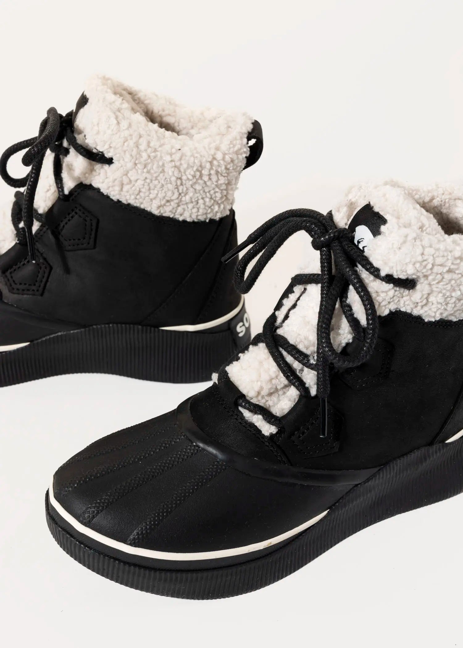 swatch_black out n about chillz waterproof boot boots