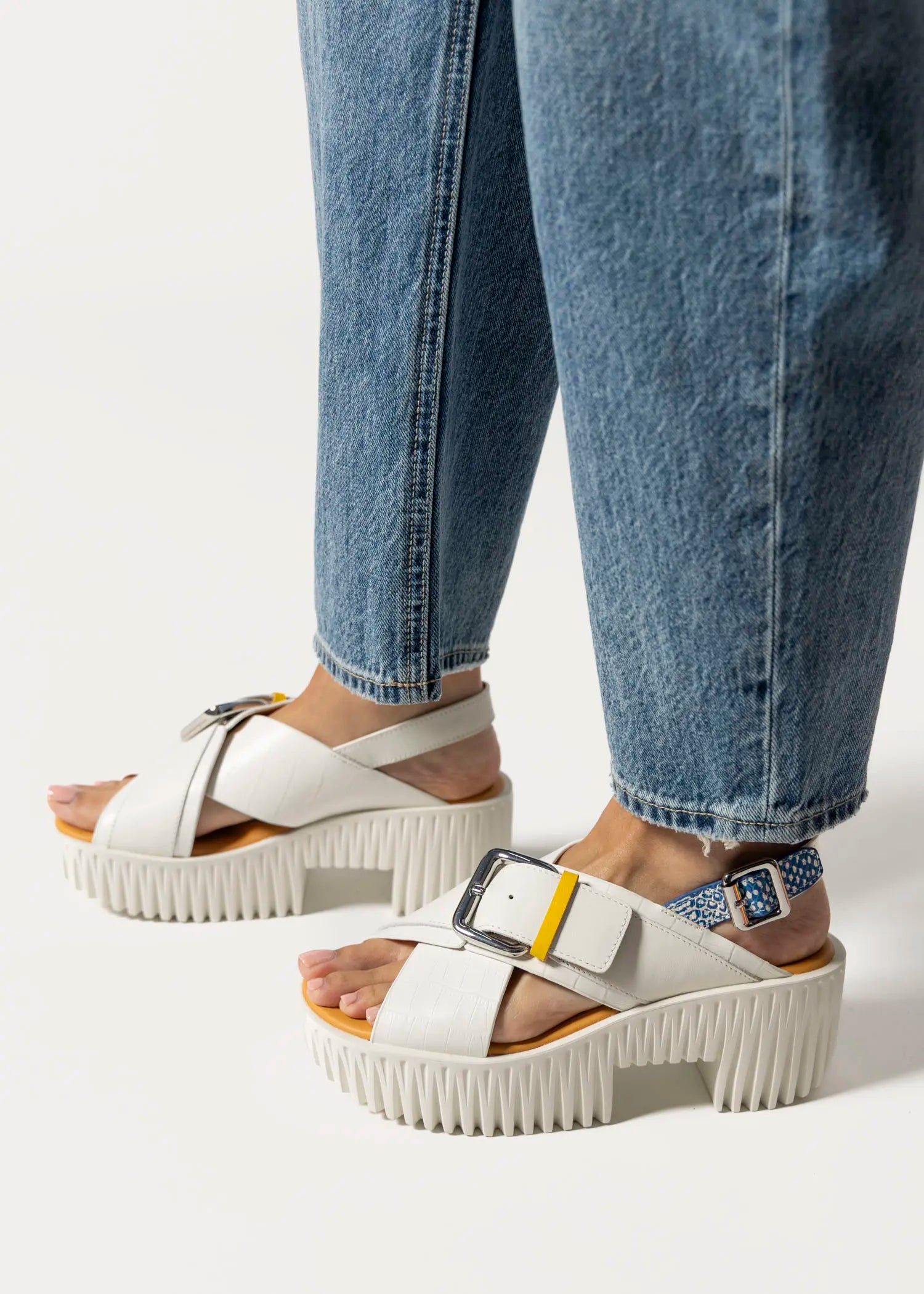 swatch_white mix plia juno sandal platform sandals