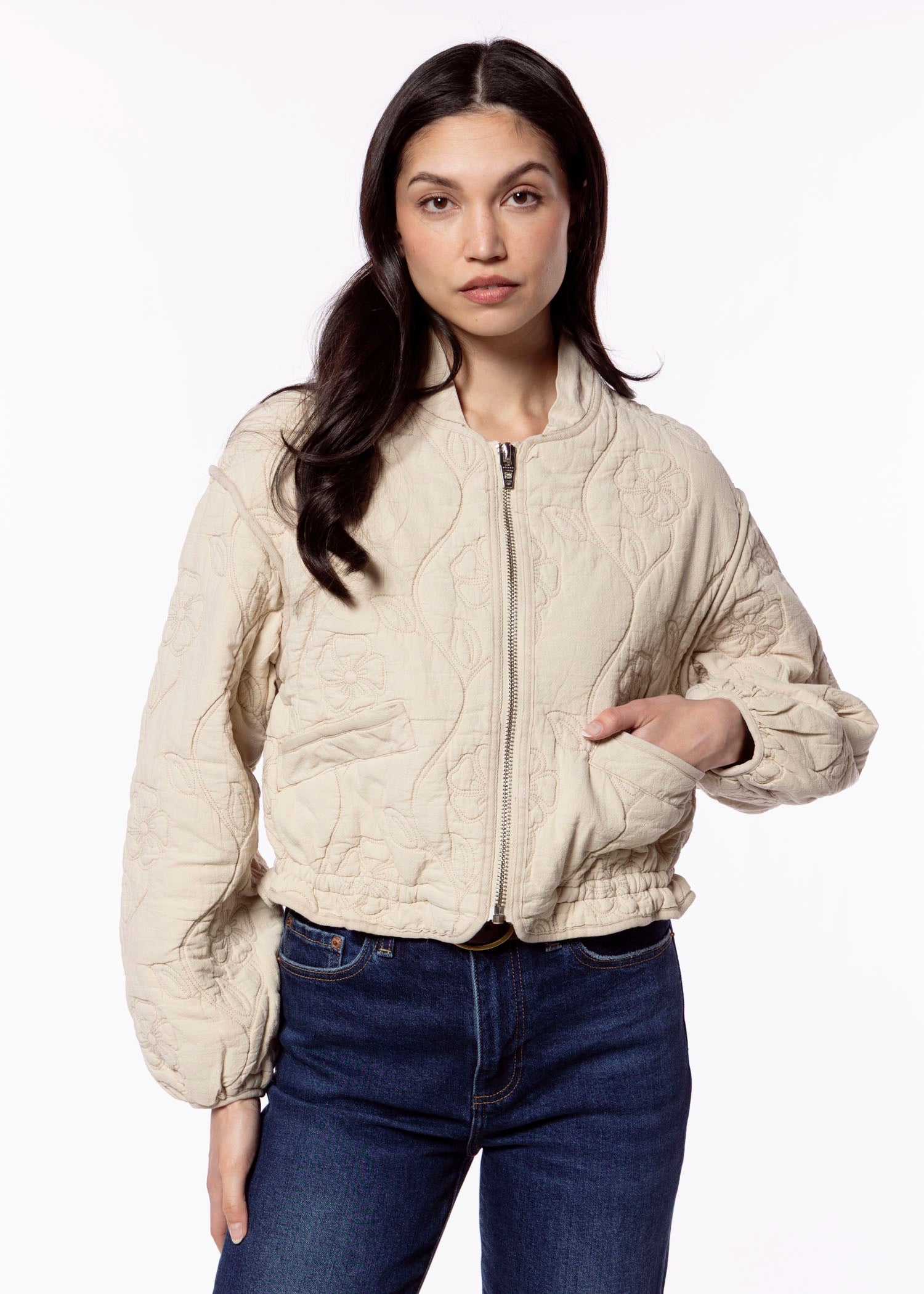 swatch_Vanilla blank nyc floral nylon jacket