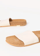 swatch_Creme message mullen sandal