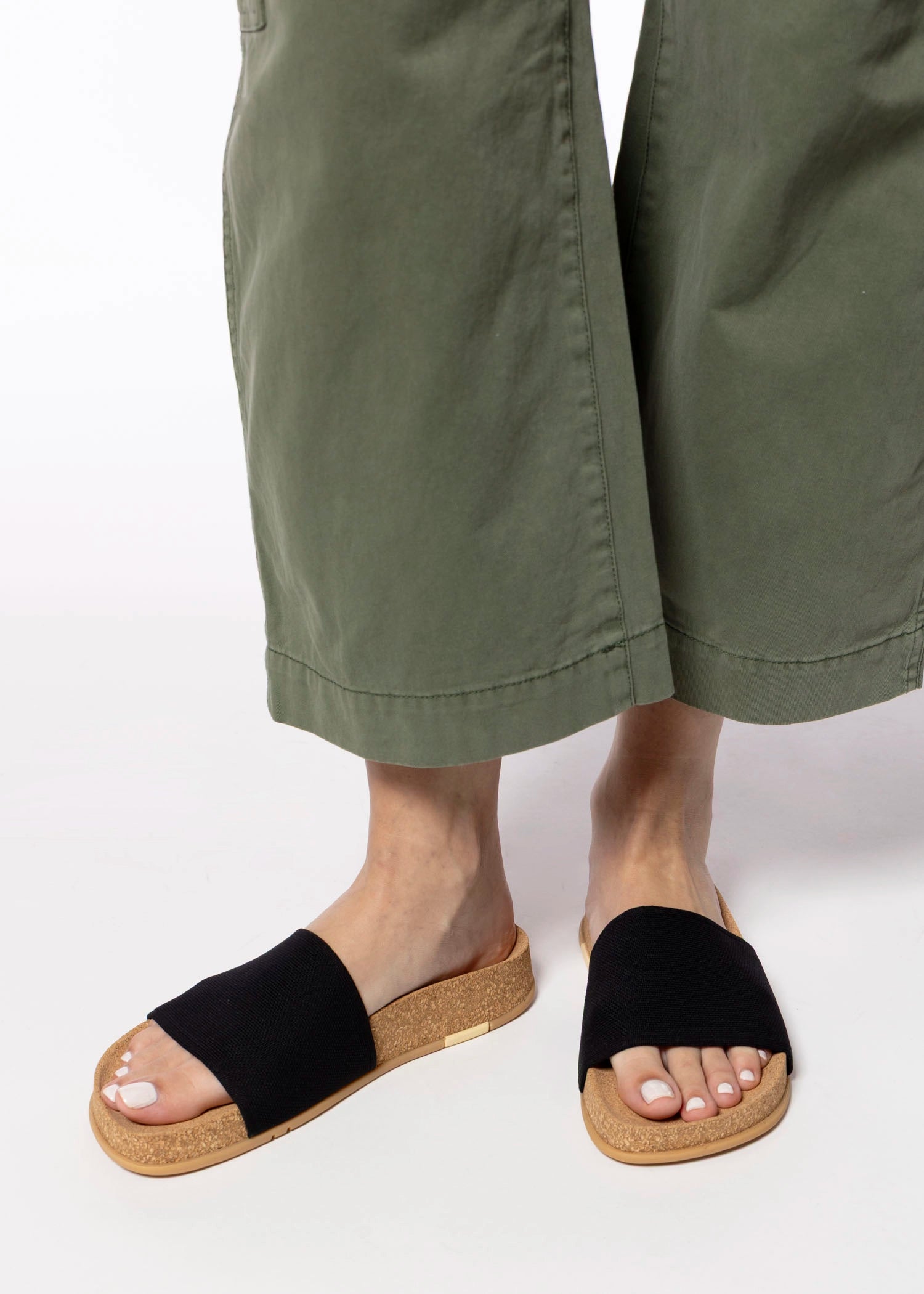 swatch_Black message mullen sandal