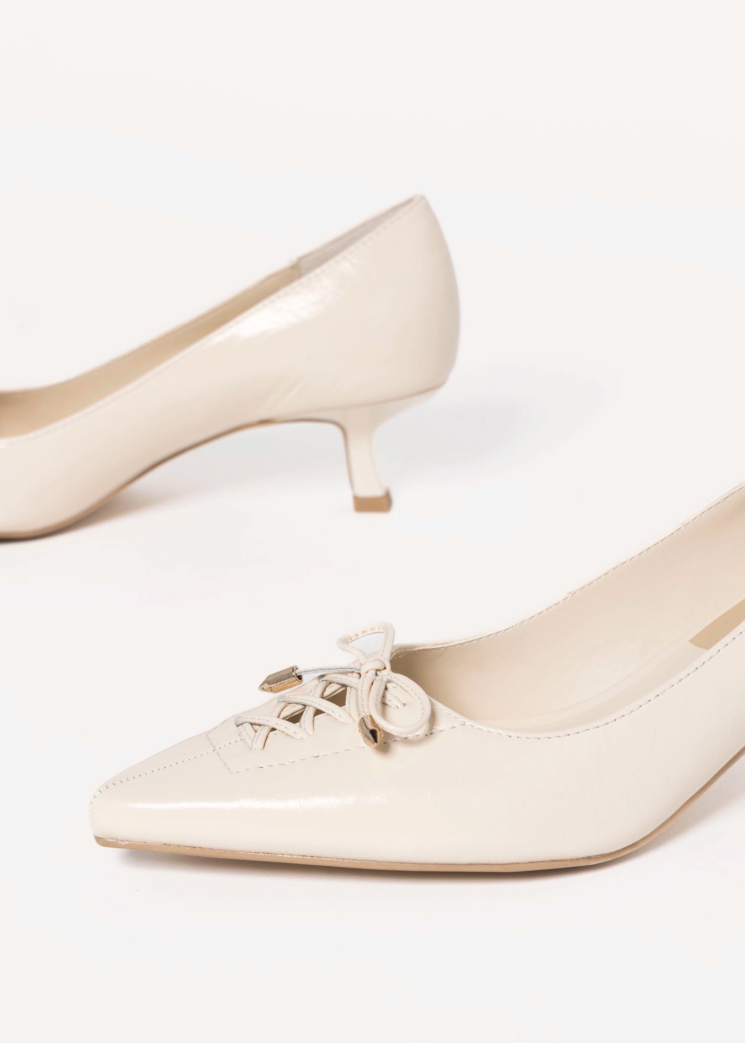 swatch_Bone dolce vita clarie pump