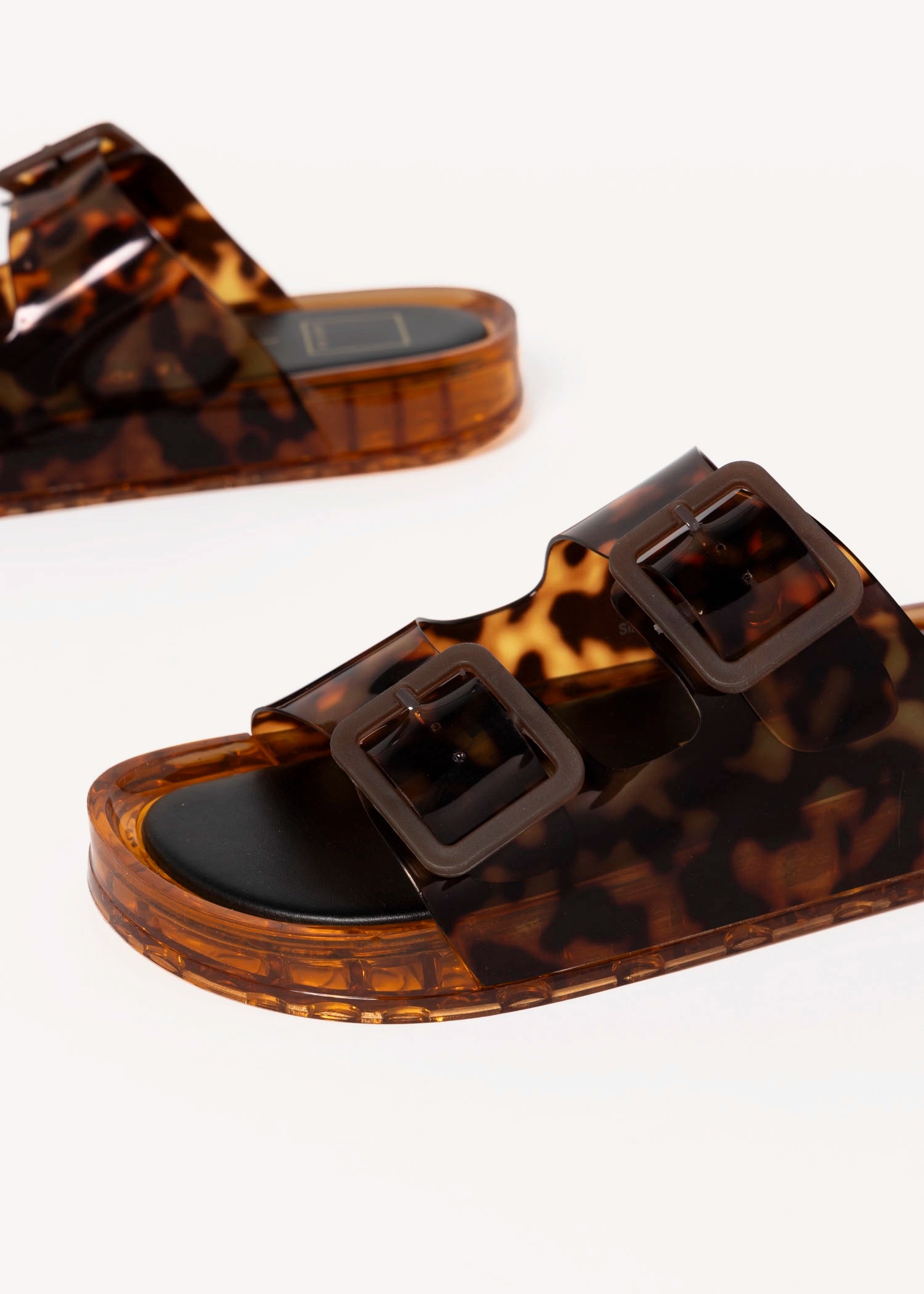 swatch_Tortoise dolce vita julio slide sandal