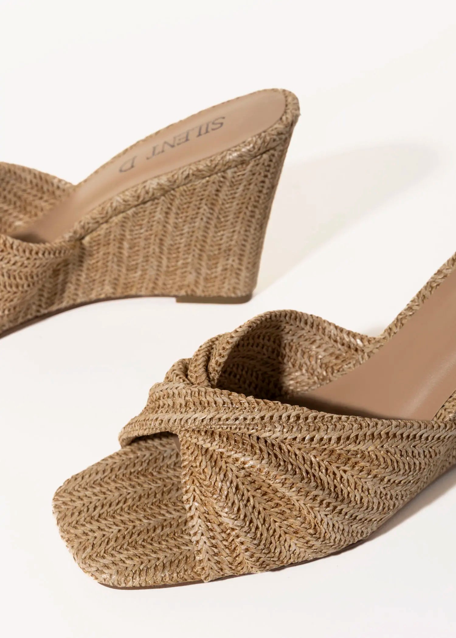 swatch_Raffia silent d katia wedge
