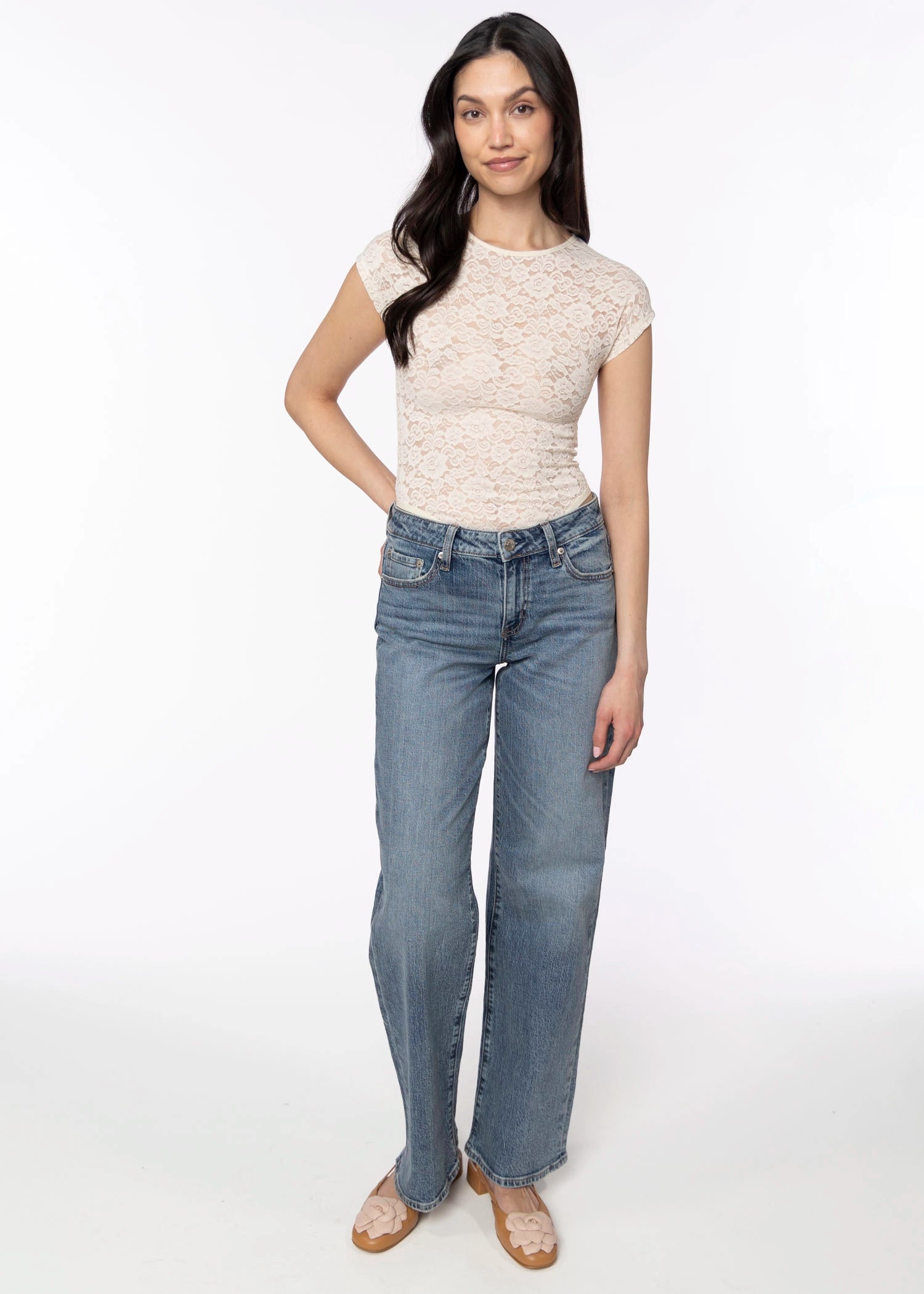 swatch_Cream lace bodysuit