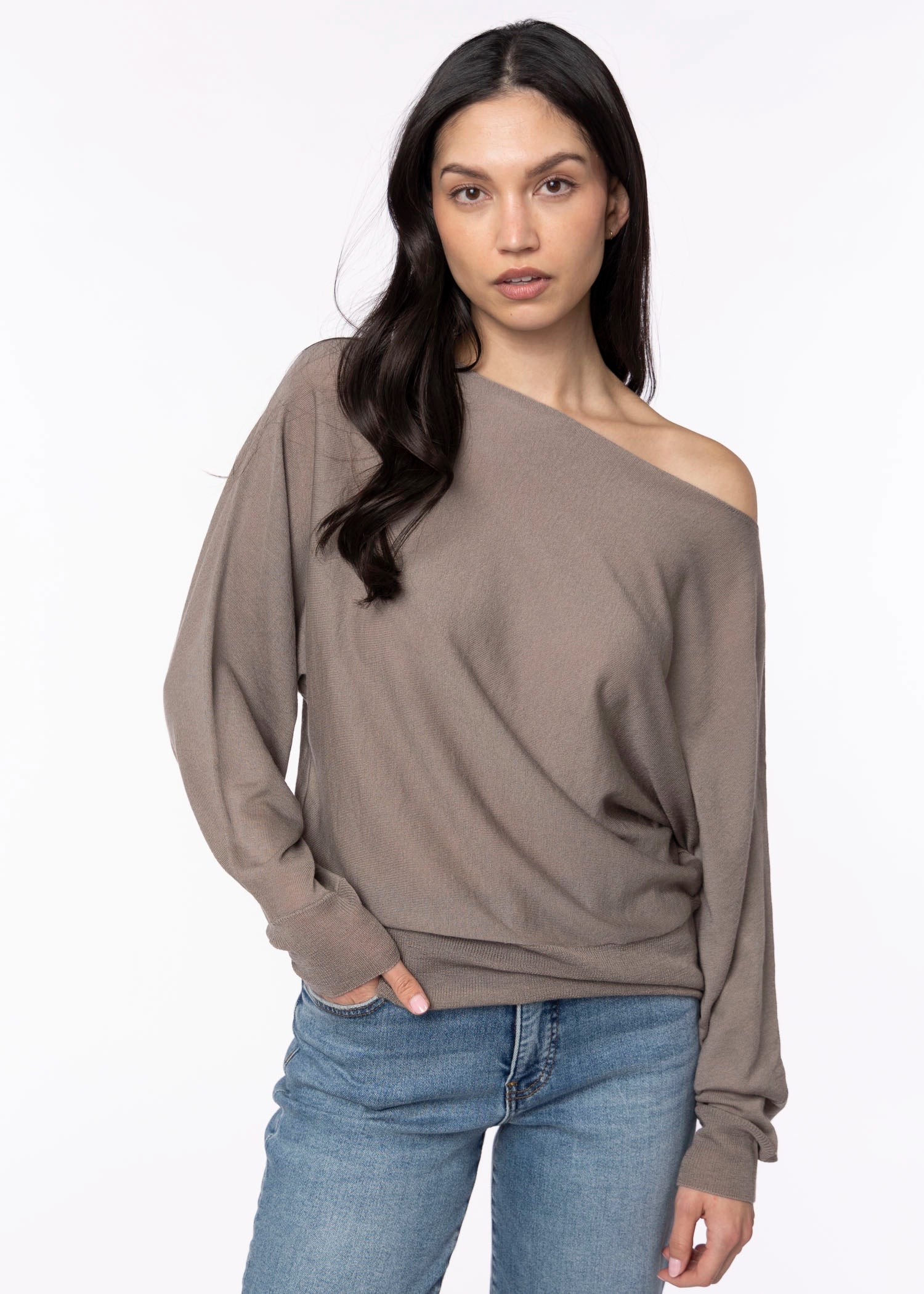 swatch_Taupe favorite daughter the effortless sweater