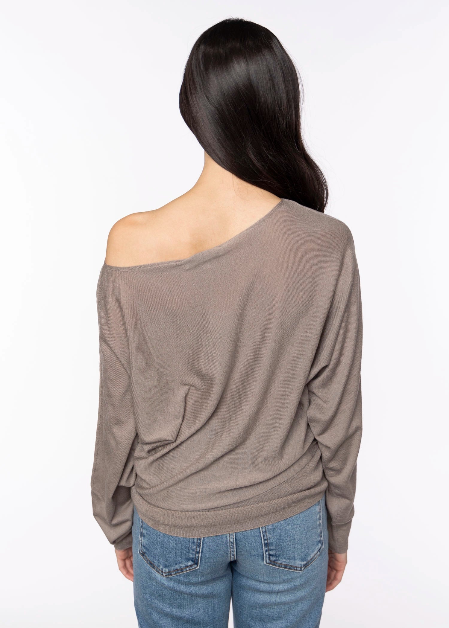 swatch_Taupe favorite daughter the effortless sweater