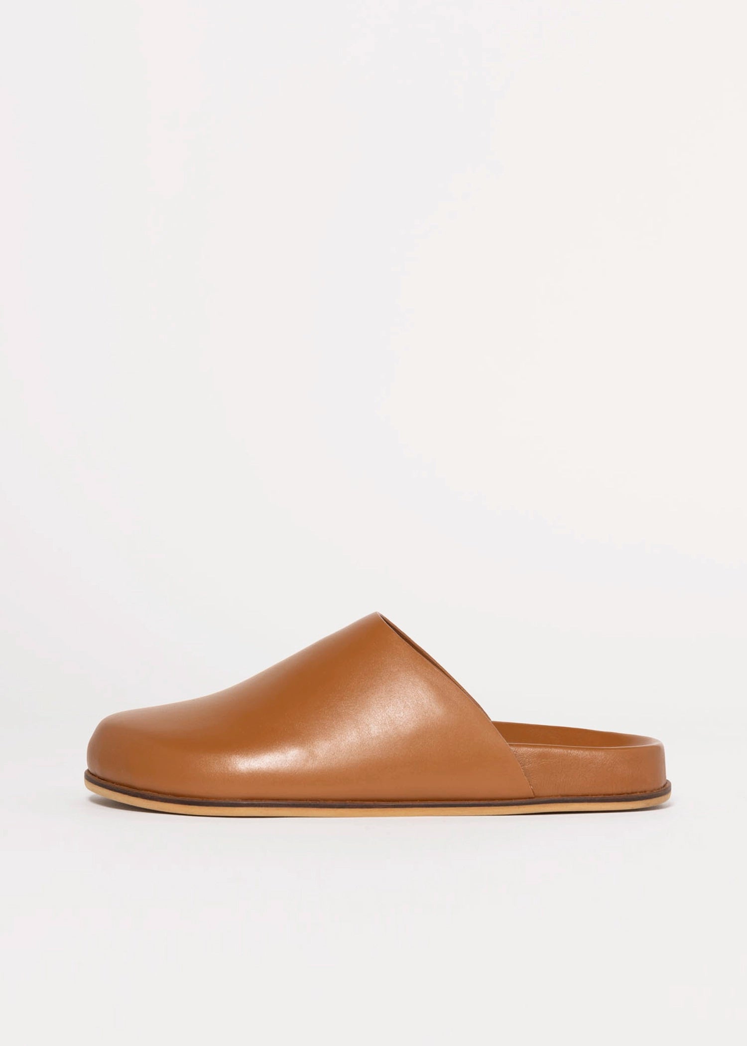 swatch_Caramel intentionally blank agatha leather clog