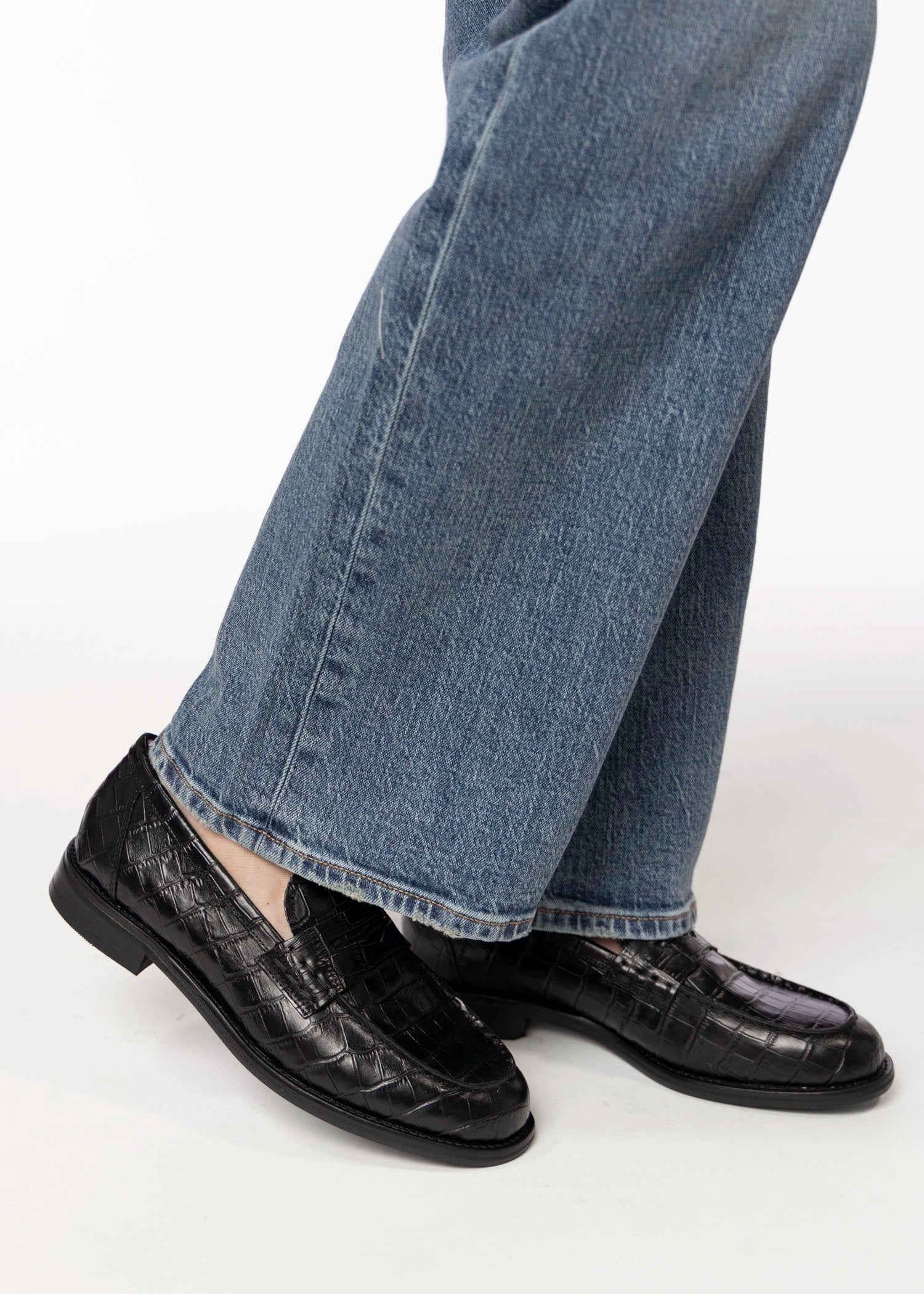 swatch_Black Croco vagabond linn loafer