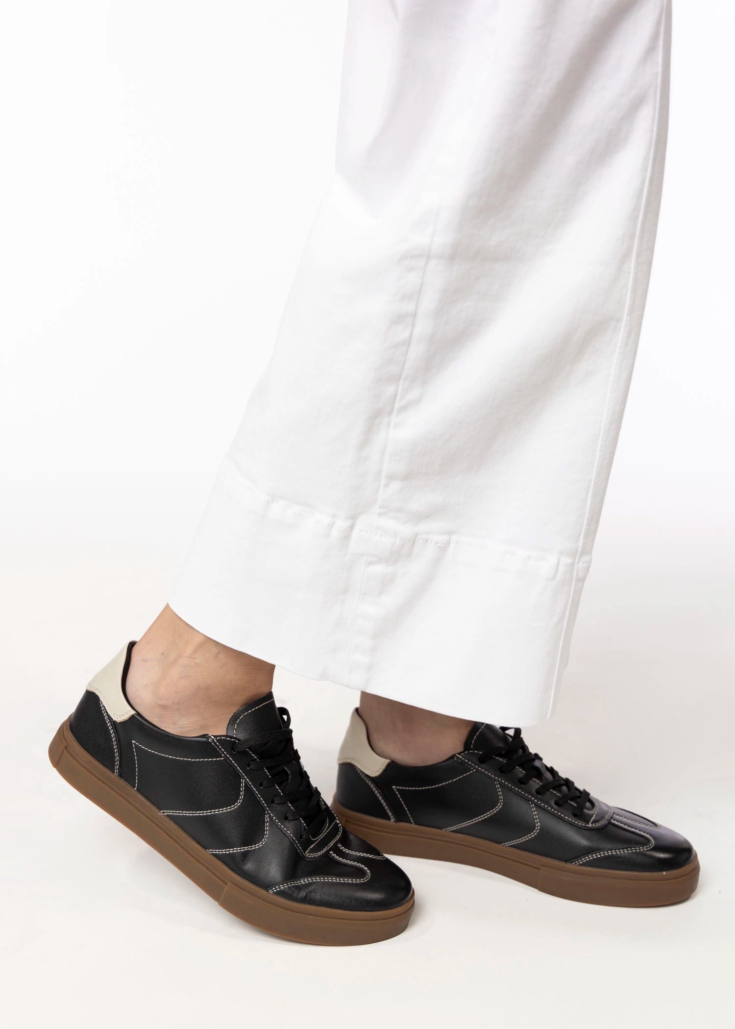 swatch_Black vagabond cody sneakers