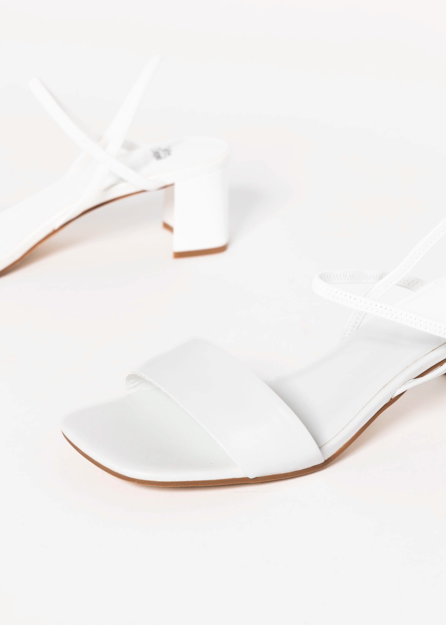 swatch_White Leather jeffrey campbell adapt sandal