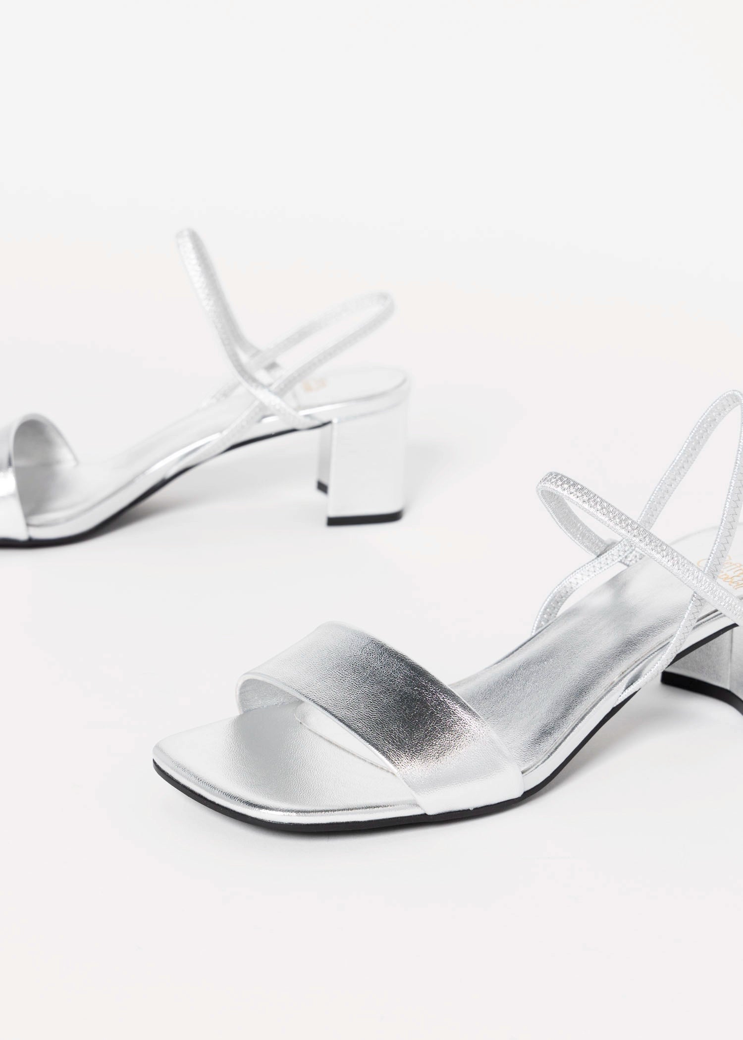 swatch_Silver Leather jeffrey campbell adapt sandal