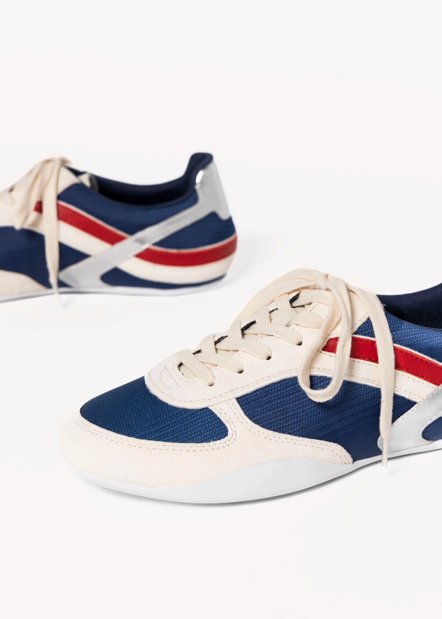 swatch_Navy Combo silent d girly sneaker