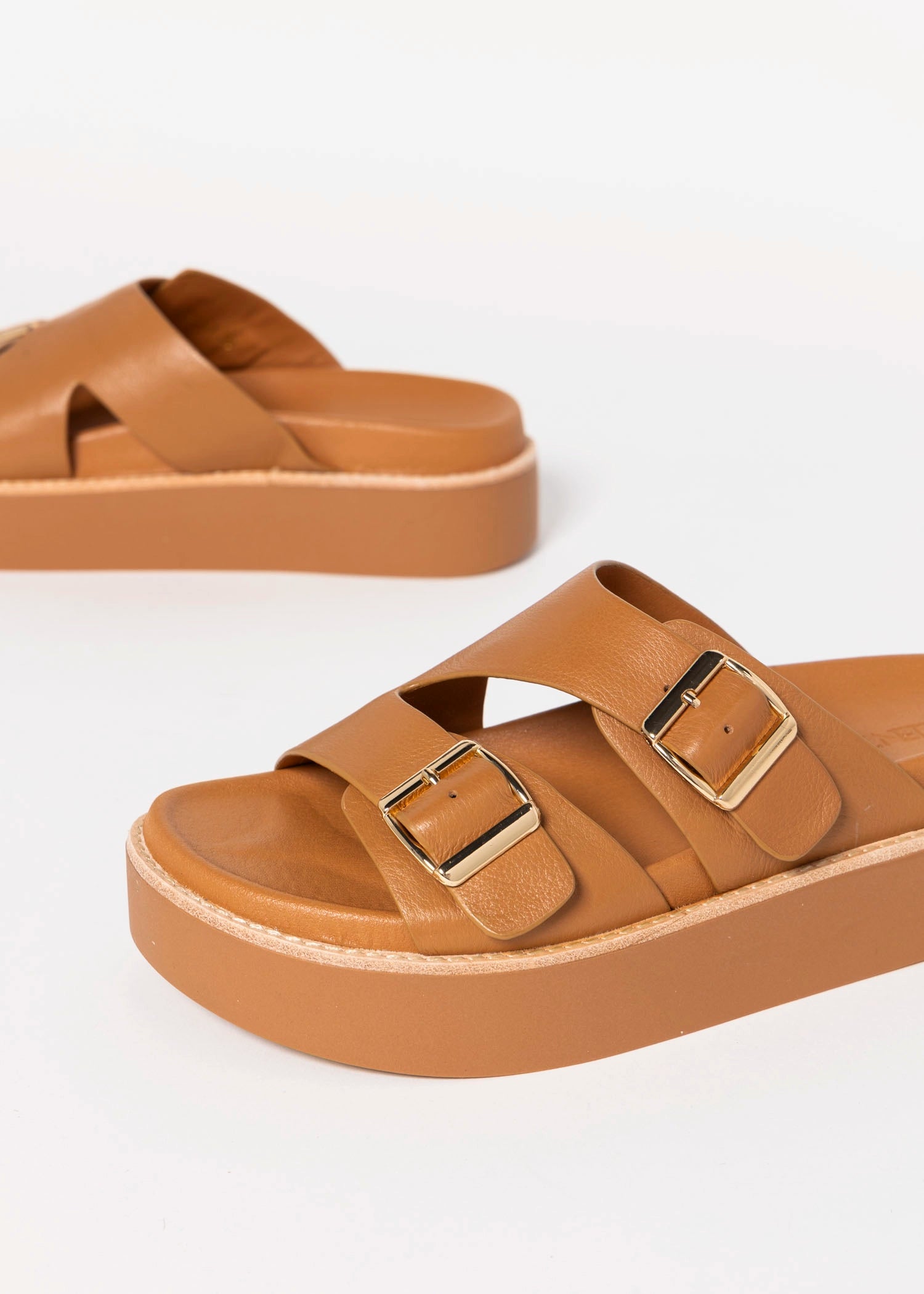 swatch_Tan Leather silent d gizella platform sandal