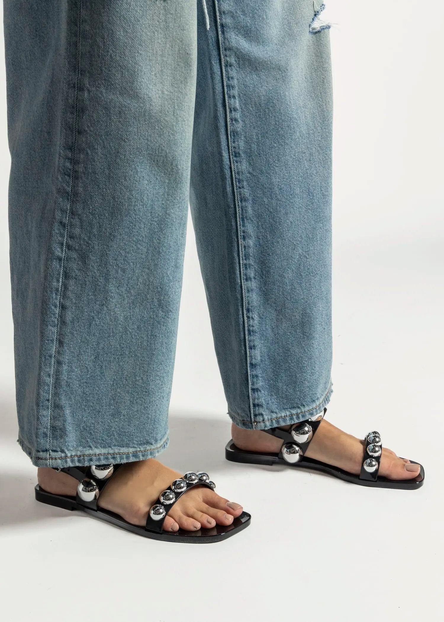 swatch_black gum drop jelly sandal flat sandals