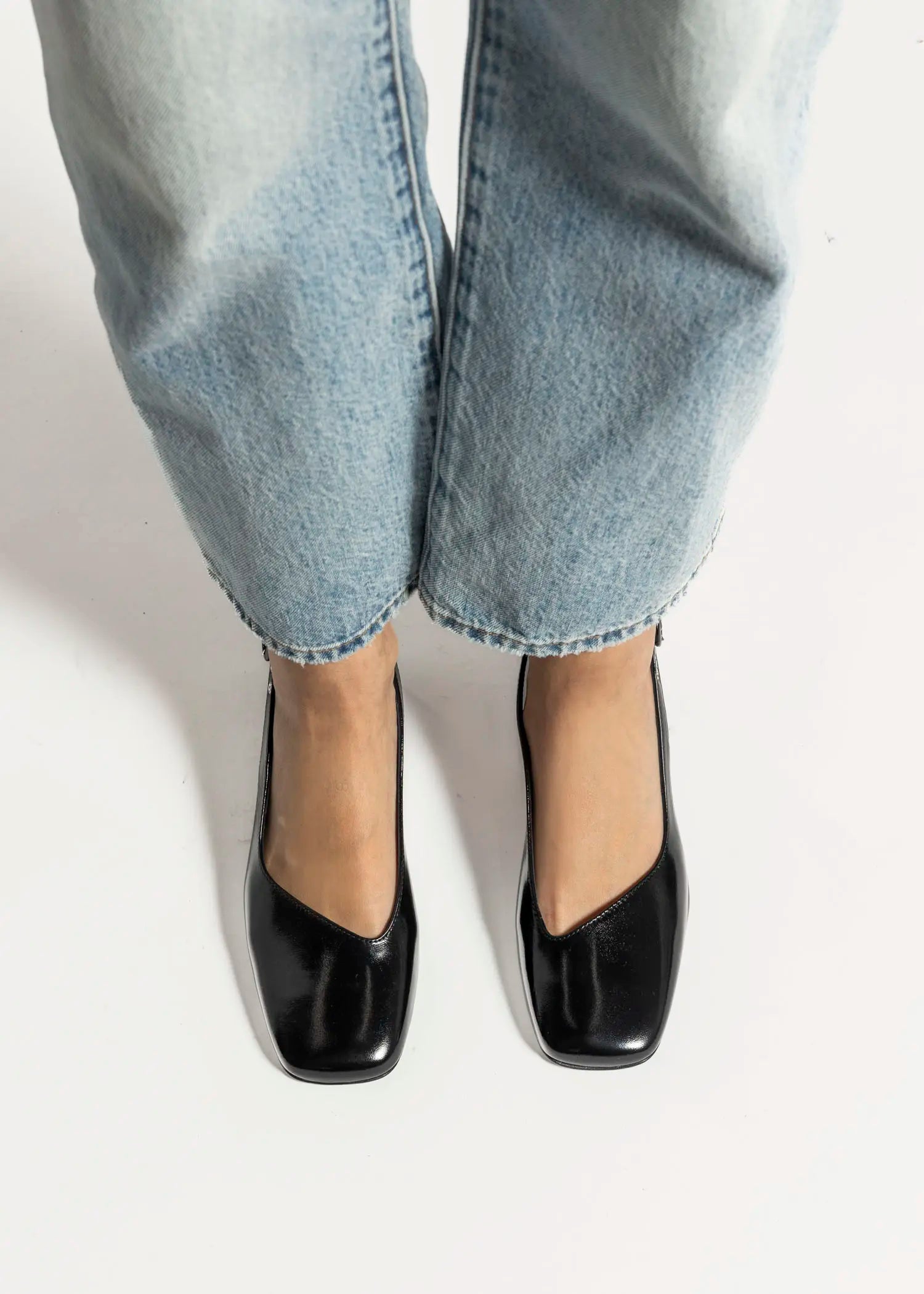 swatch_black patent cala slingback pump heels