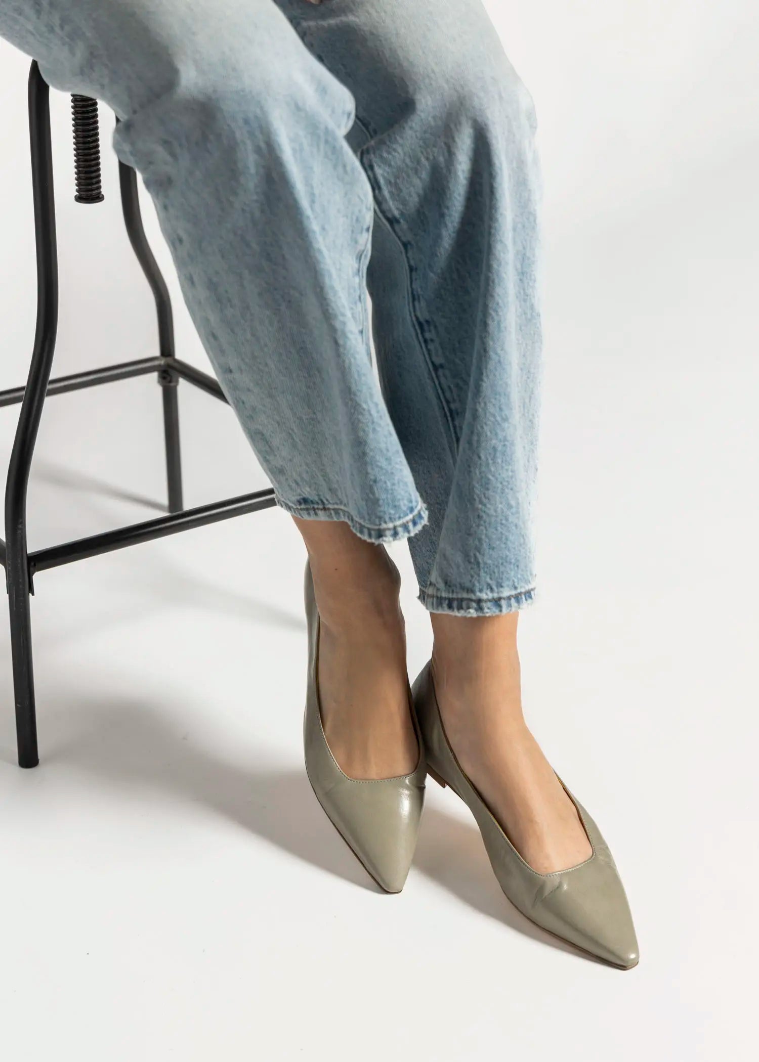 swatch_sage leather leather flat flat shoes