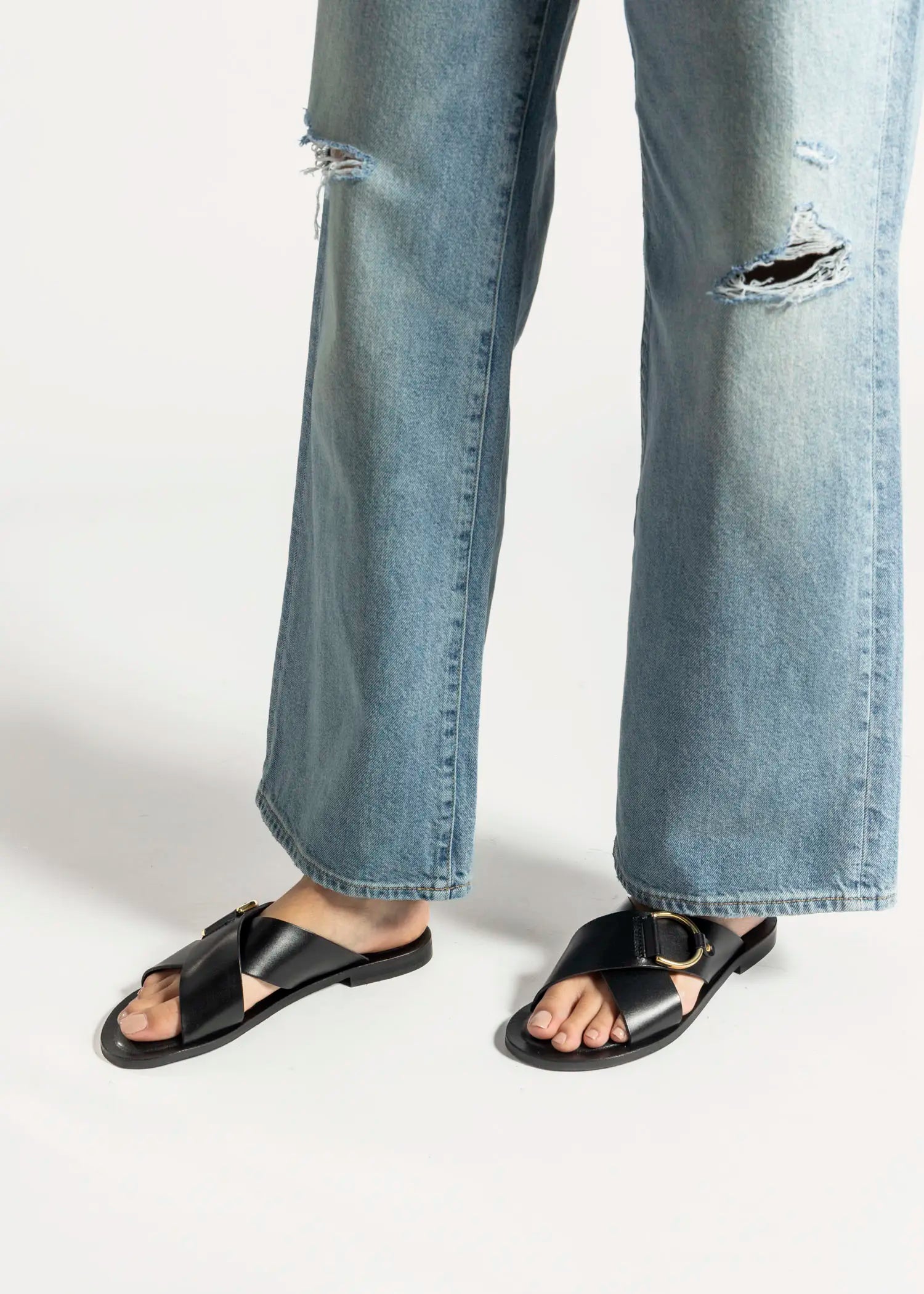 swatch_black leather crossband flat sandal flat sandals