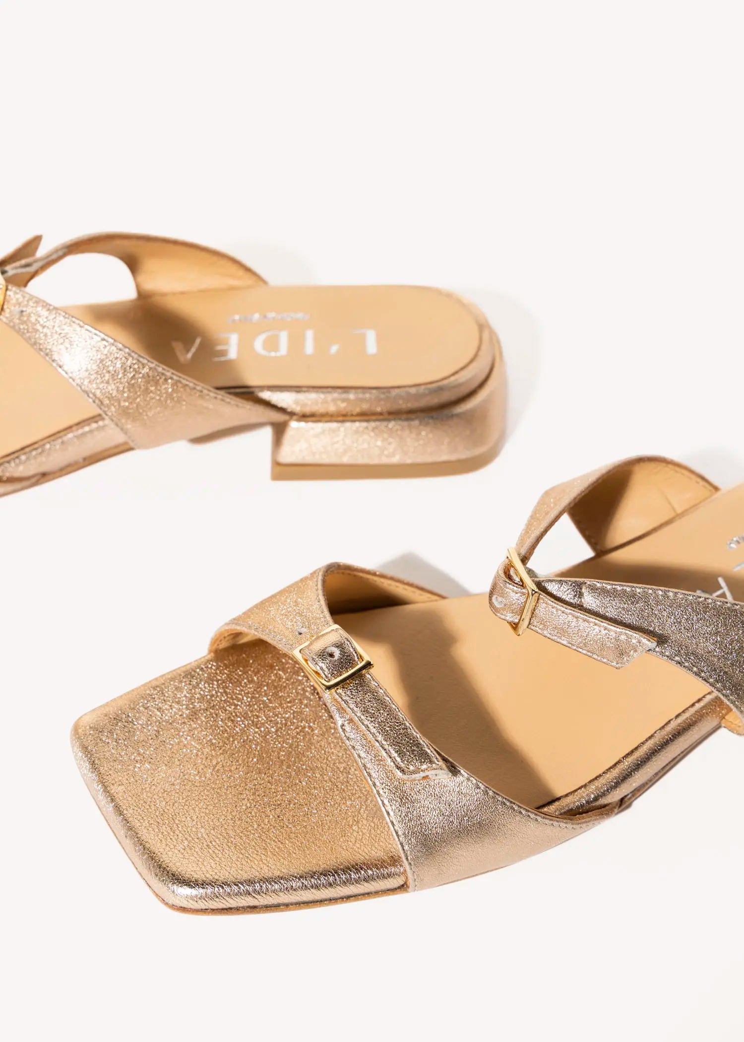 swatch_platino leather laverne leather sandal flat sandals