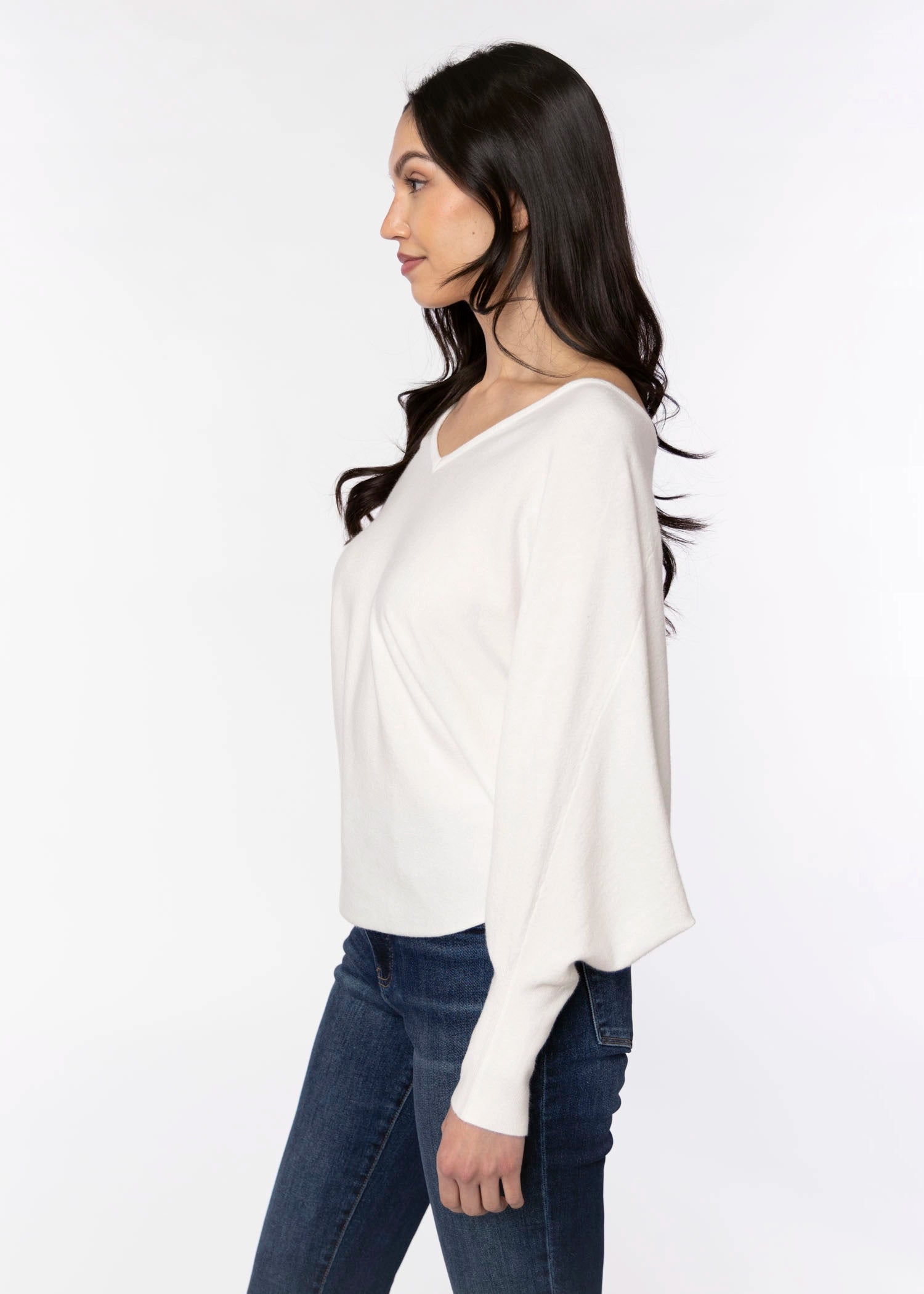 swatch_White kerisma ryu sweater