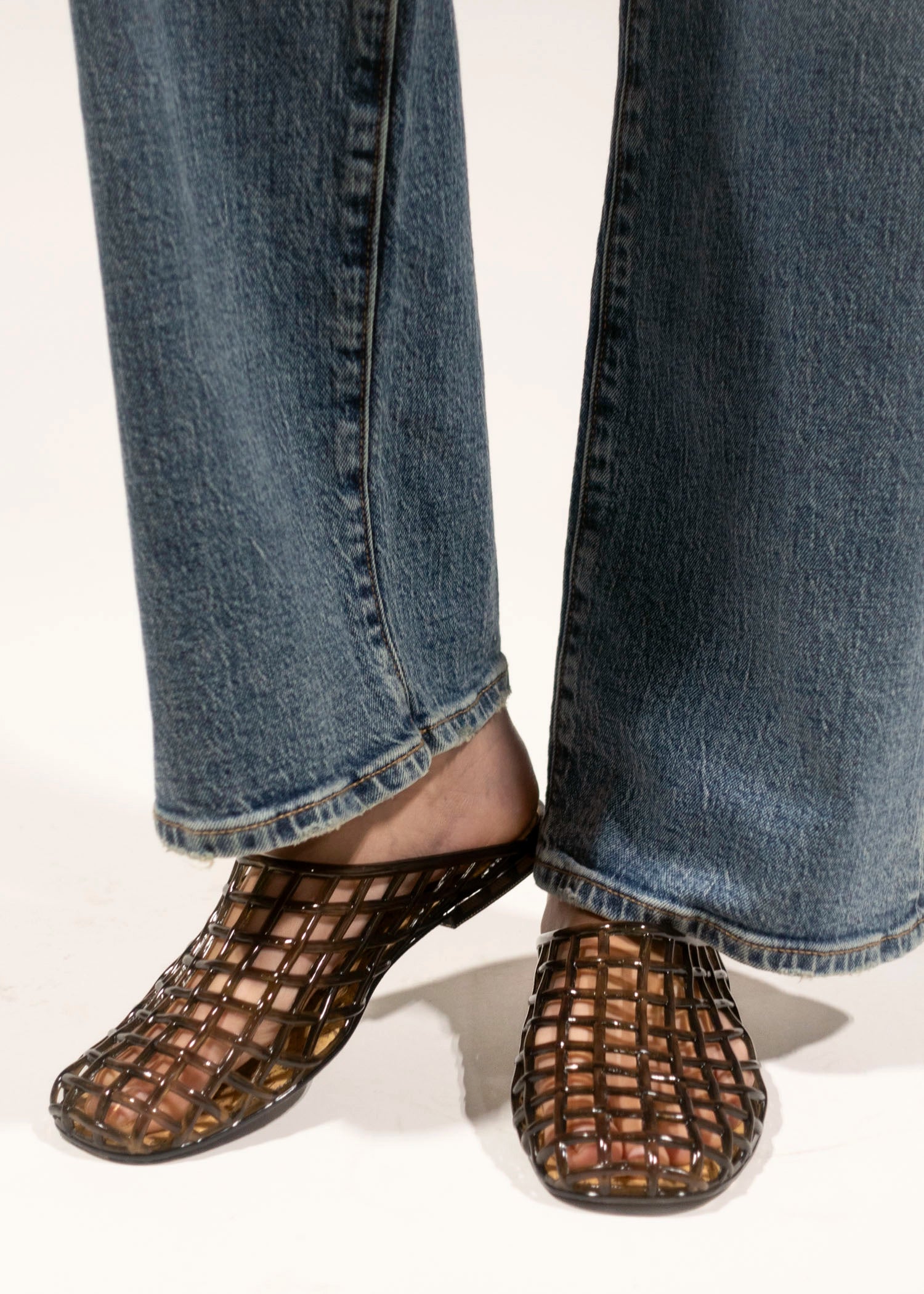 swatch_Black bibi lou jelly slide