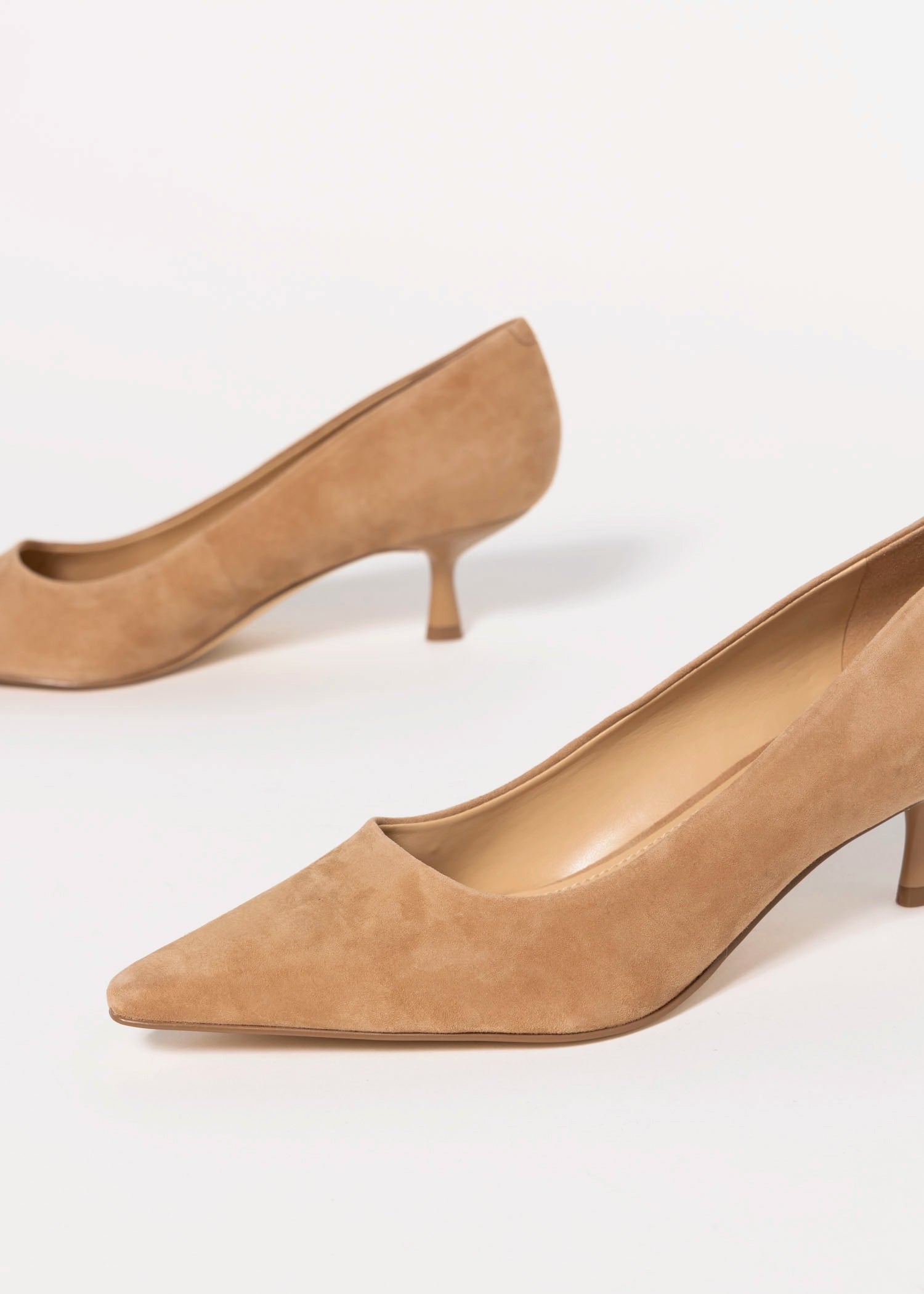 swatch_Natural Suede marc fisher calynna pump