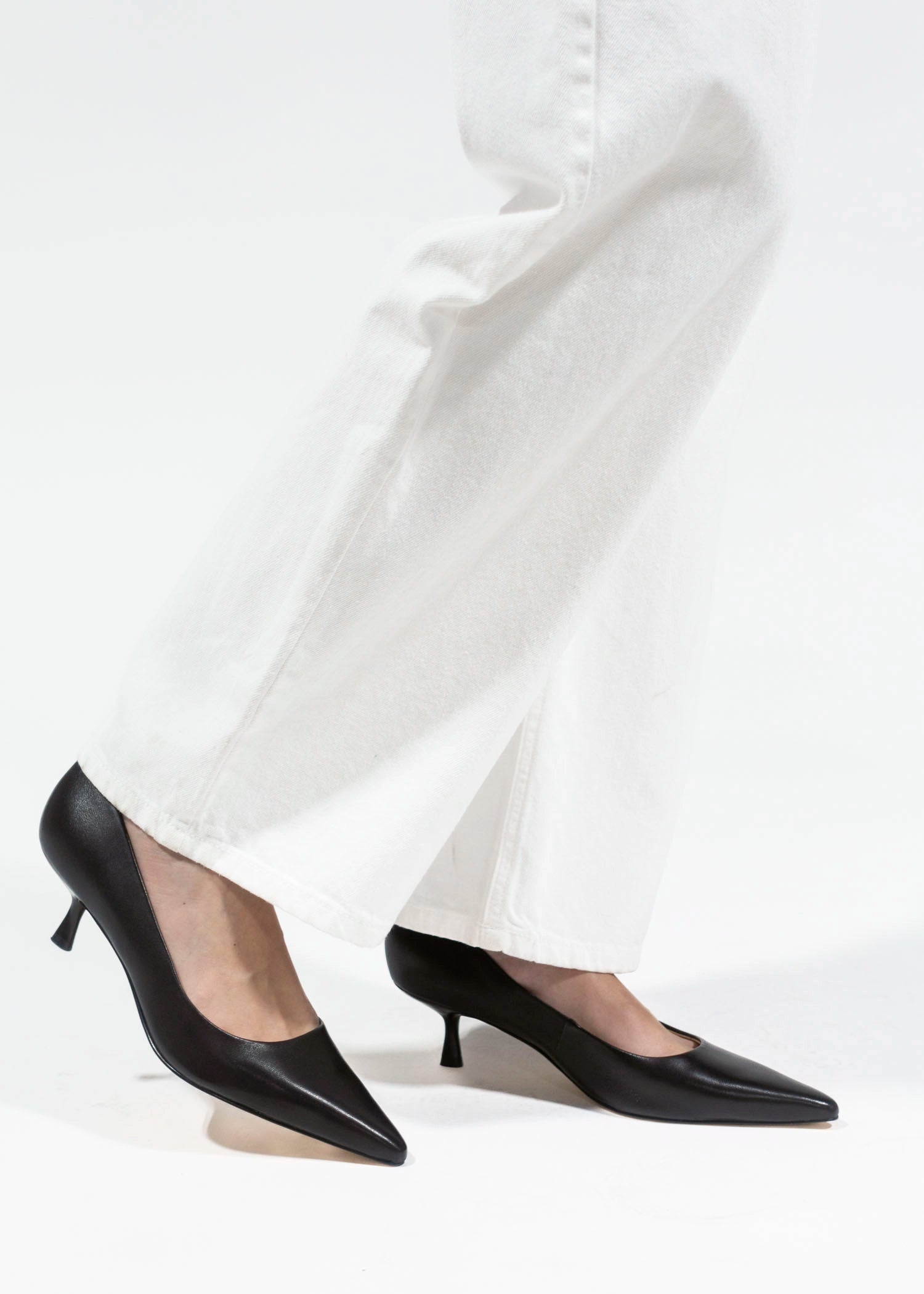 swatch_Black Leather marc fisher calynna pump