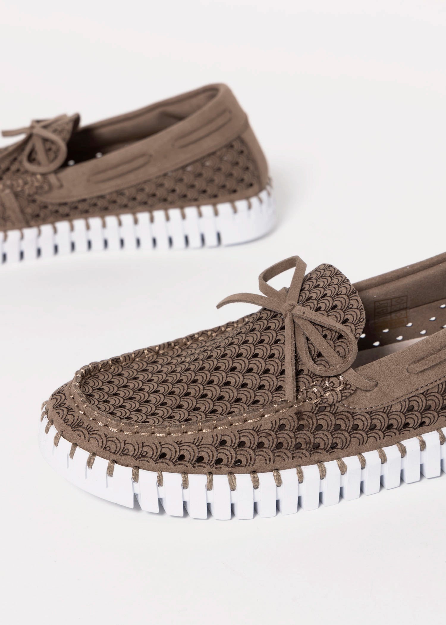 swatch_Falcon ilse jacobsen tulip boat shoe