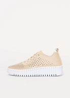 swatch_Kit ilse jacobsen tulip embroidery sneaker