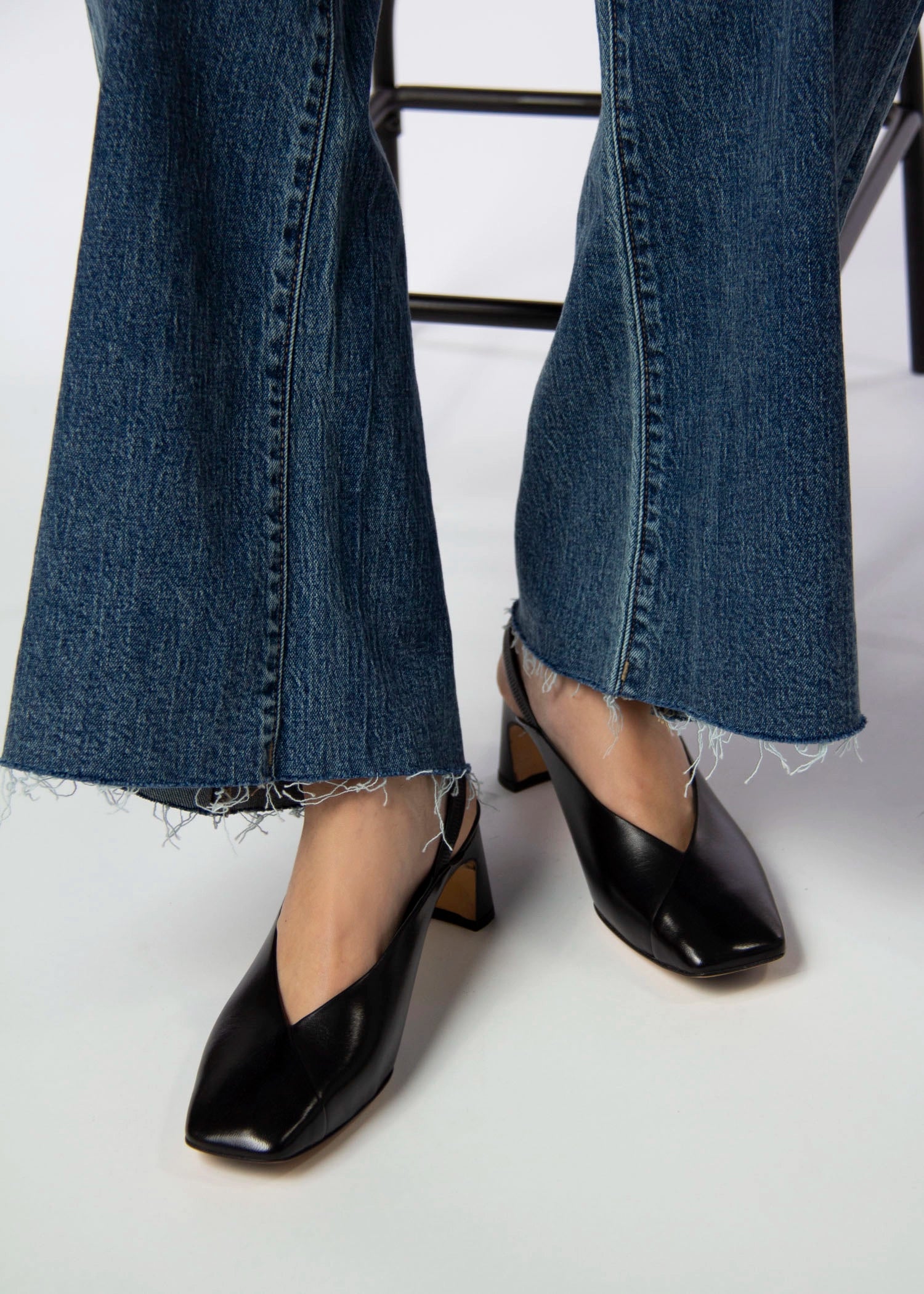 swatch_Black Leather mara bini zaira slingback pump