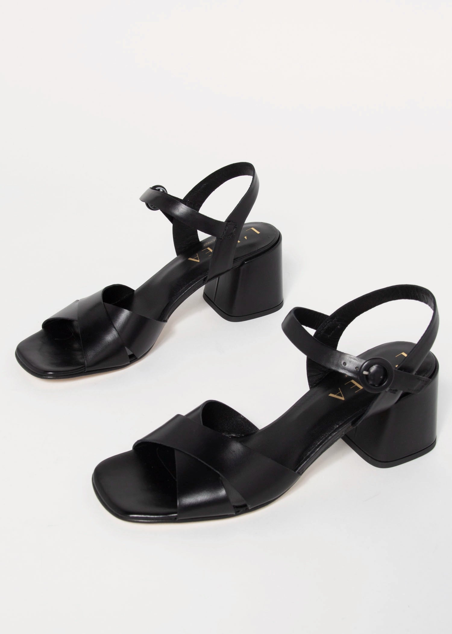 swatch_Black Leather l'idea heeled sandal