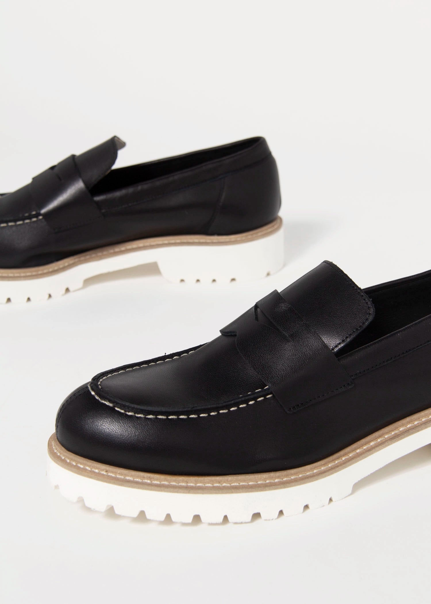 swatch_Black Leather l'idea classic penny loafer
